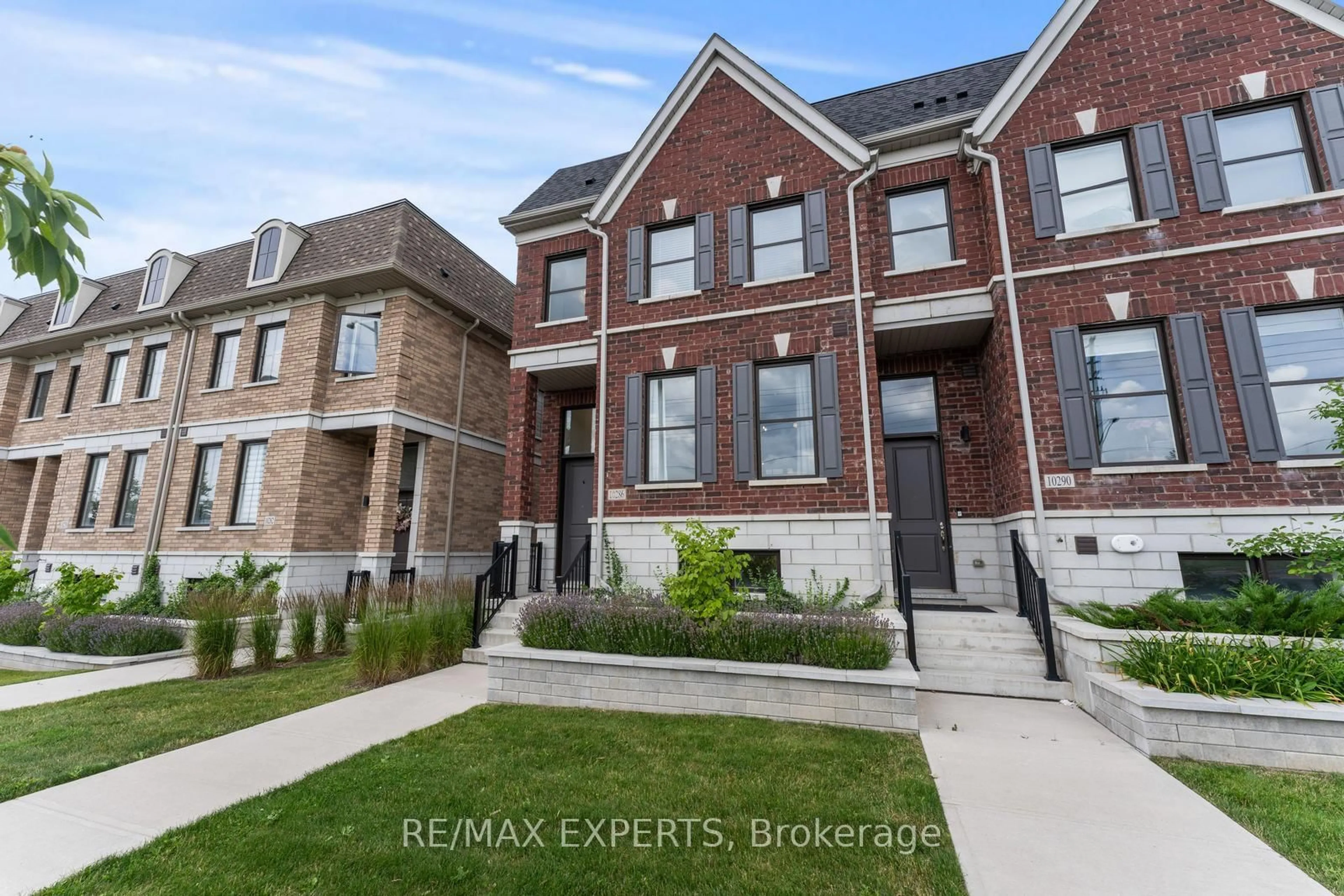 Home with brick exterior material, street for 10286 Keele St, Vaughan Ontario L6A 1G3
