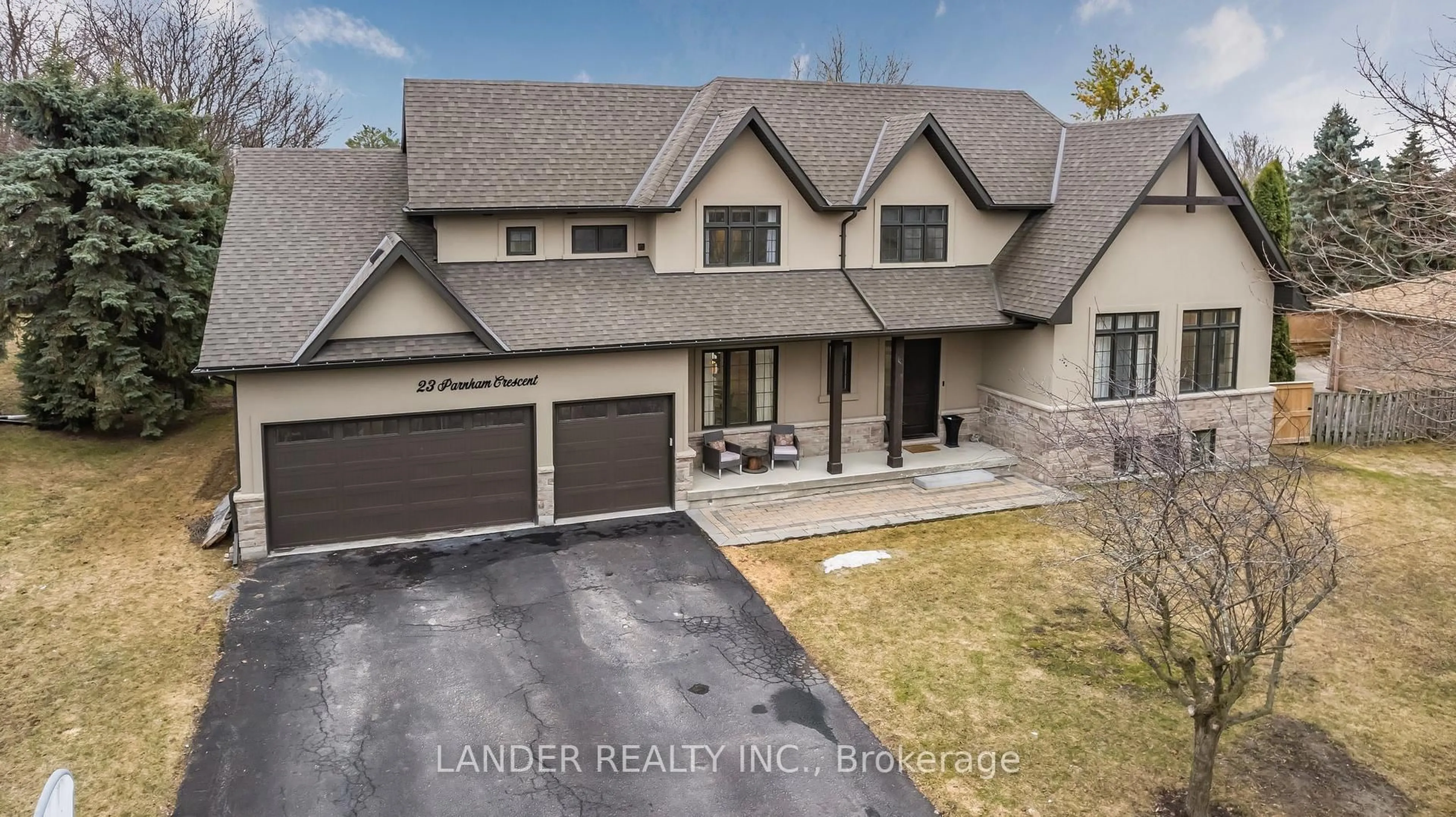 A pic from outside/outdoor area/front of a property/back of a property/a pic from drone, street for 23 Parnham Cres, East Gwillimbury Ontario L0G 1V0