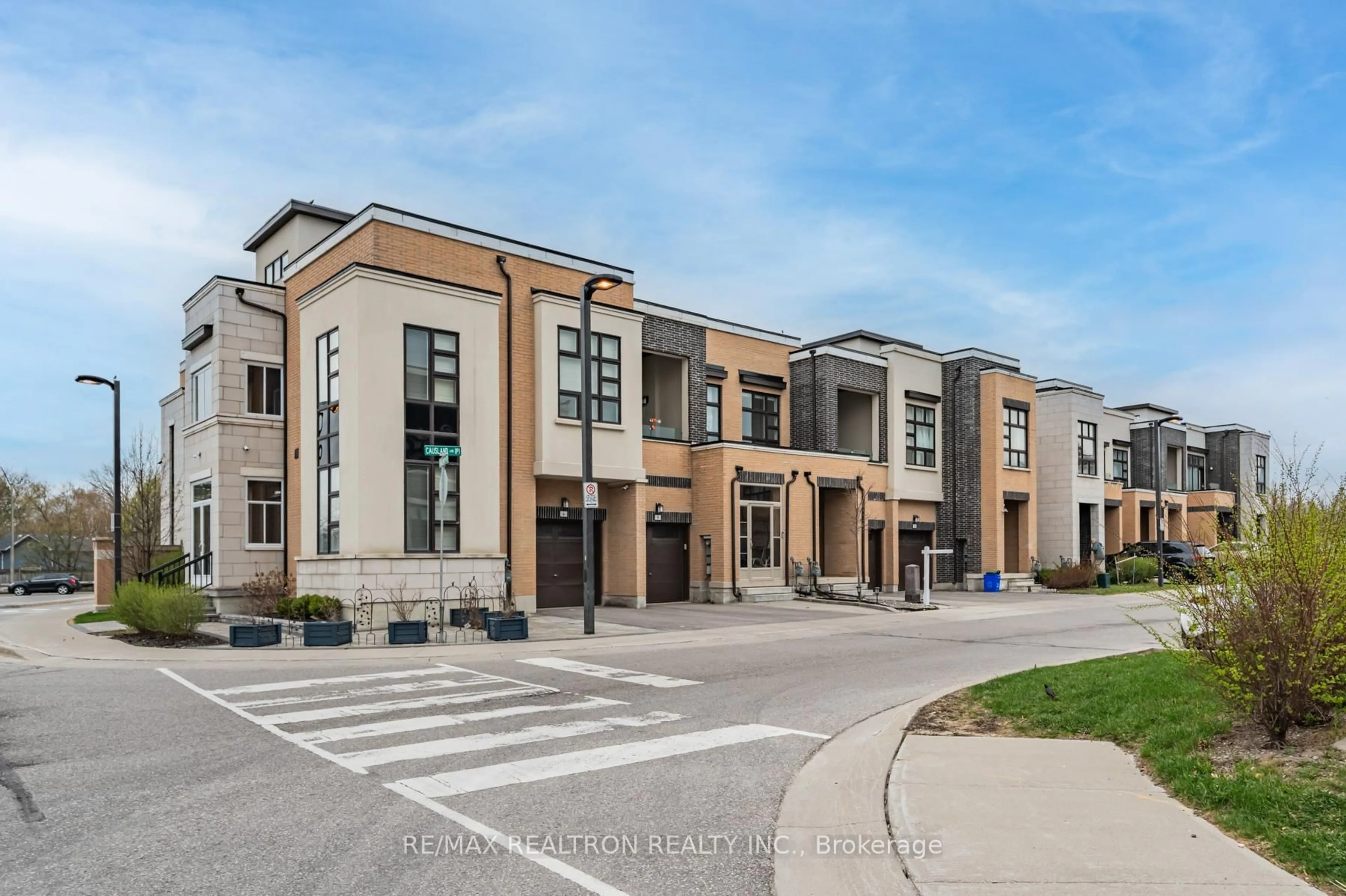 Unknown for 10 Causland Lane, Richmond Hill Ontario L4S 0G5
