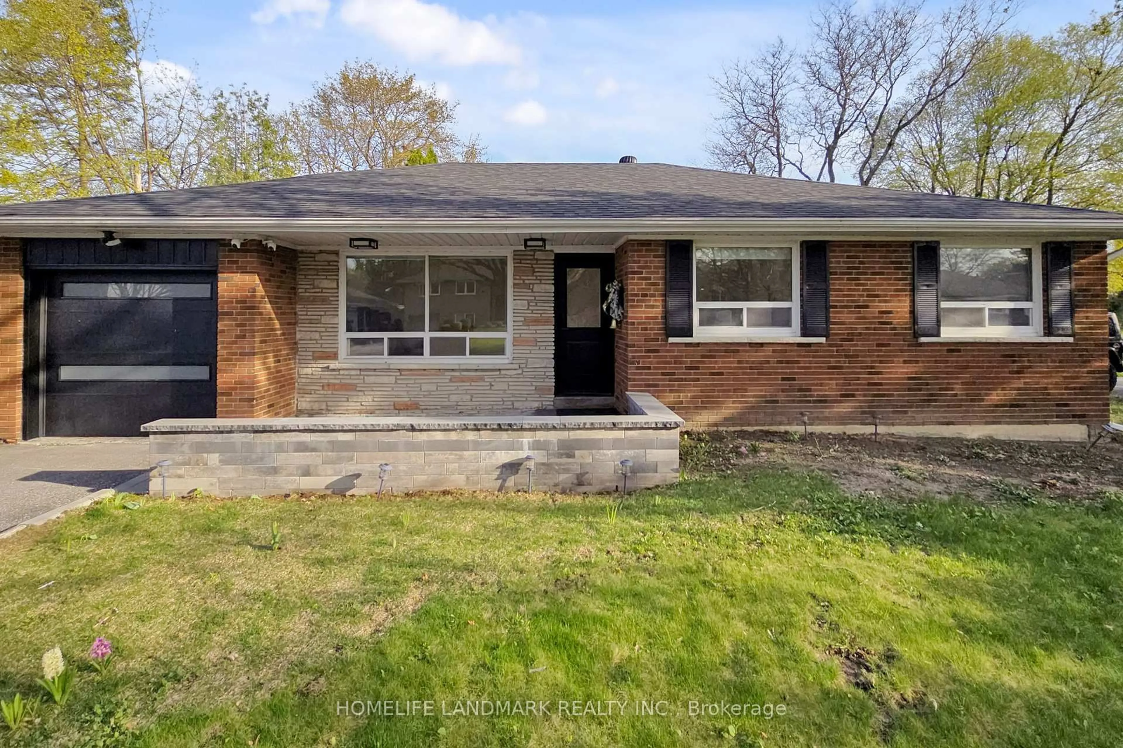 Home with brick exterior material, street for 1 Valleycrest Ave, Markham Ontario L3P 1H6