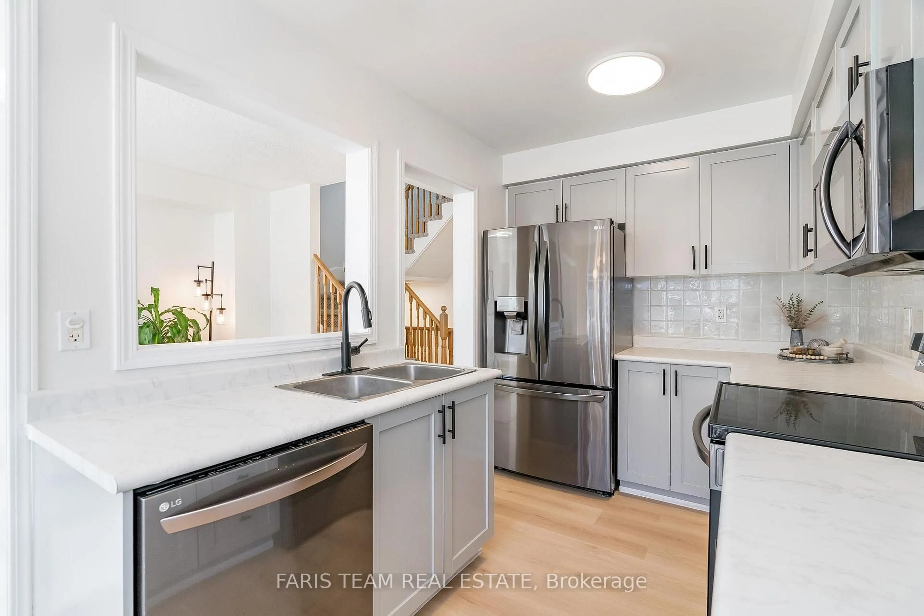 Open concept kitchen, unknown for 40 McCann Lane, Essa Ontario L0M 1B4