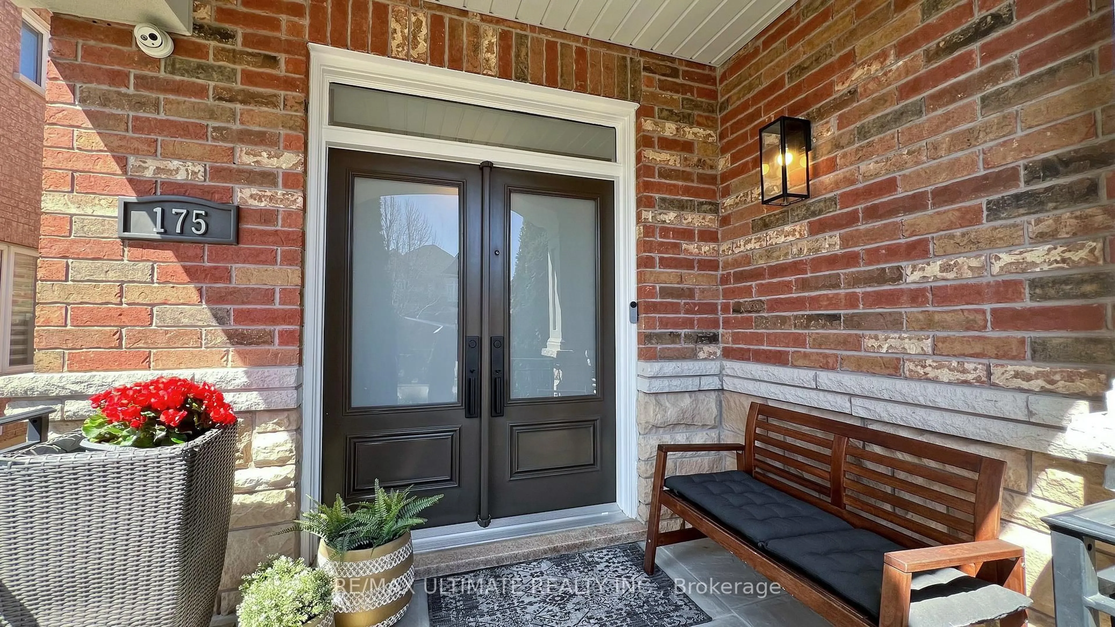 Indoor entryway for 175 Stark Cres, Vaughan Ontario L4H 0J7