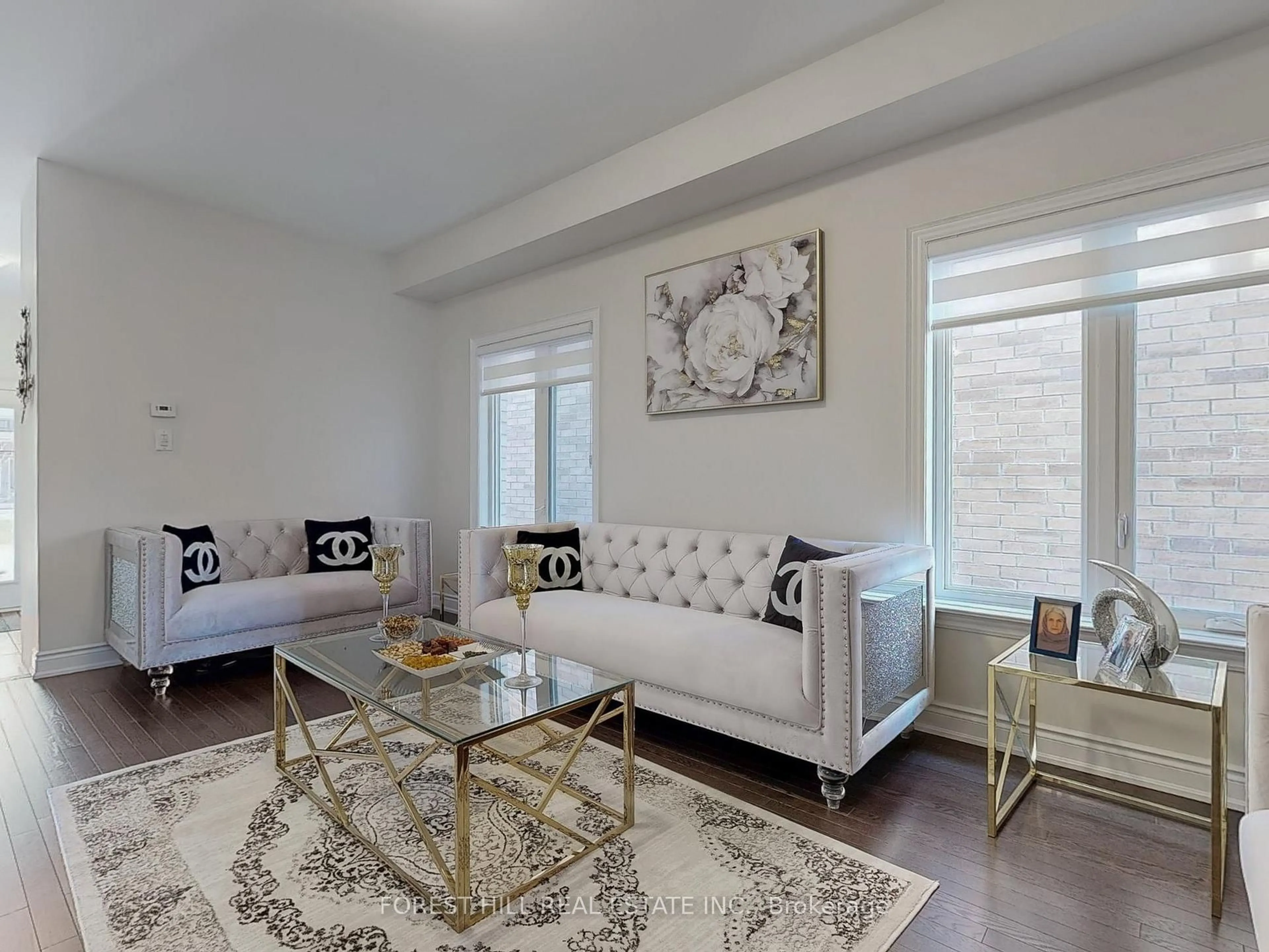 Living room with furniture, unknown for 74 Mac Campbell Way, Bradford West Gwillimbury Ontario L3Z 0P6