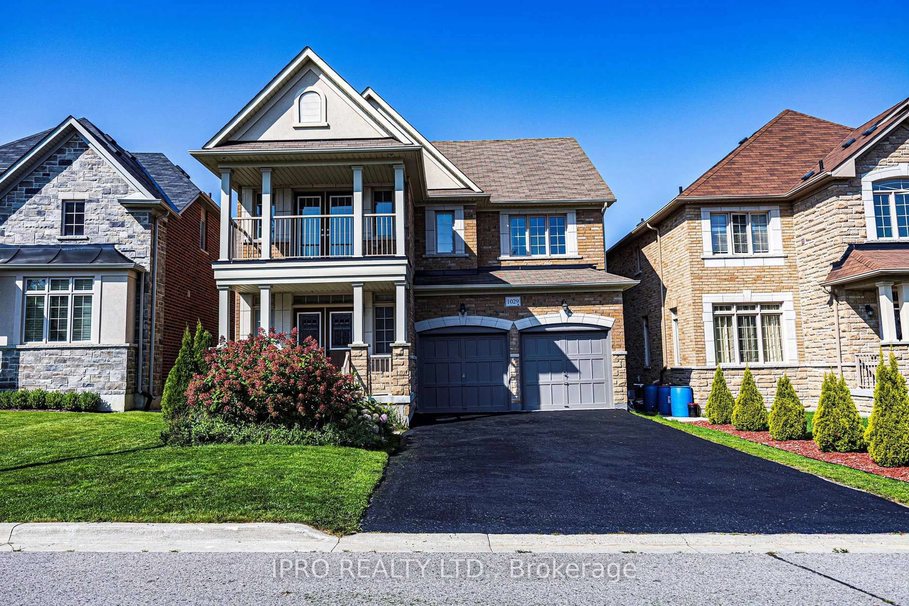 Home with brick exterior material, street for 1029 Blackhall Cres, Newmarket Ontario L3X 0B2