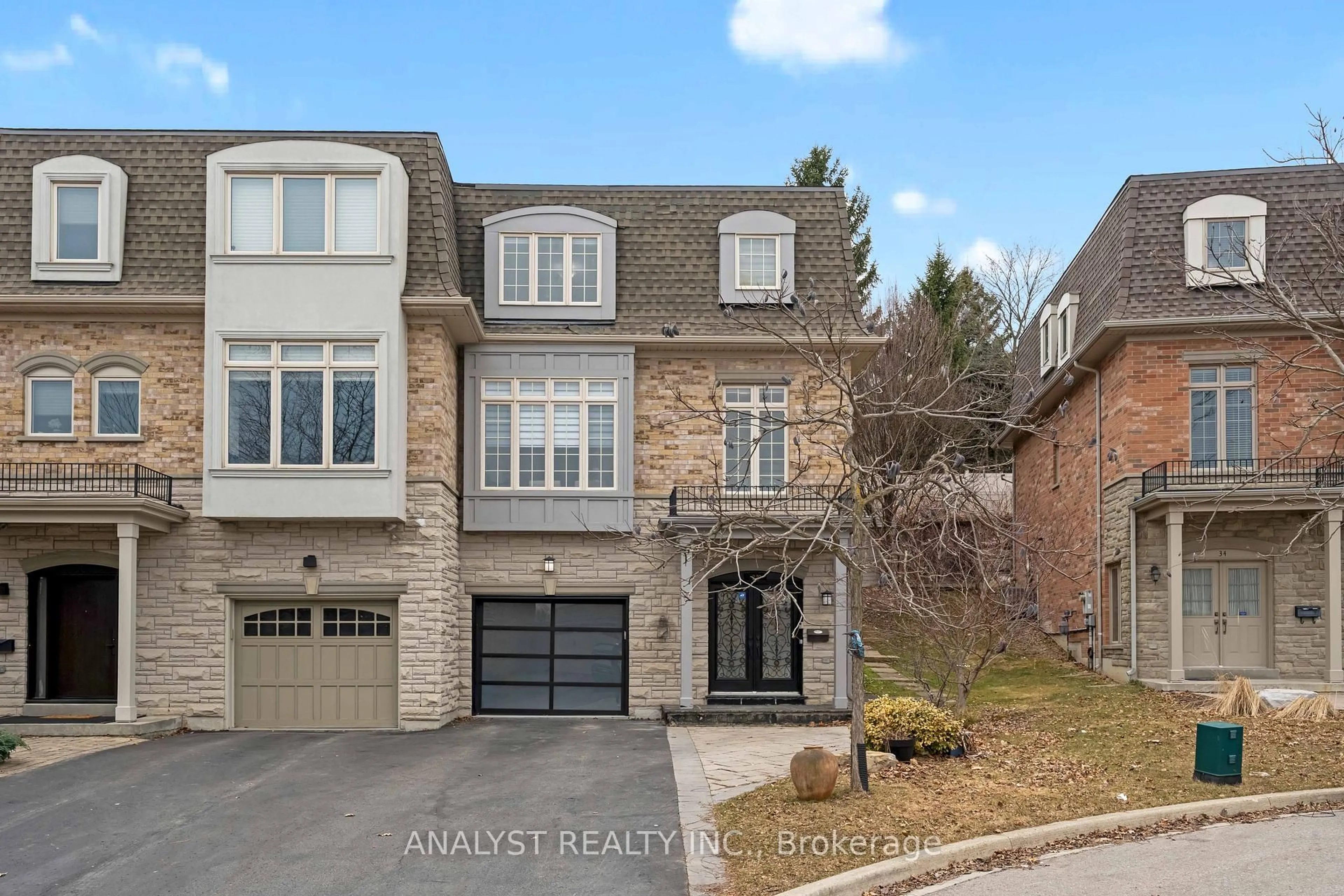 Home with brick exterior material, street for 32 Autumn Ridge Crt, Vaughan Ontario L4L 0B1