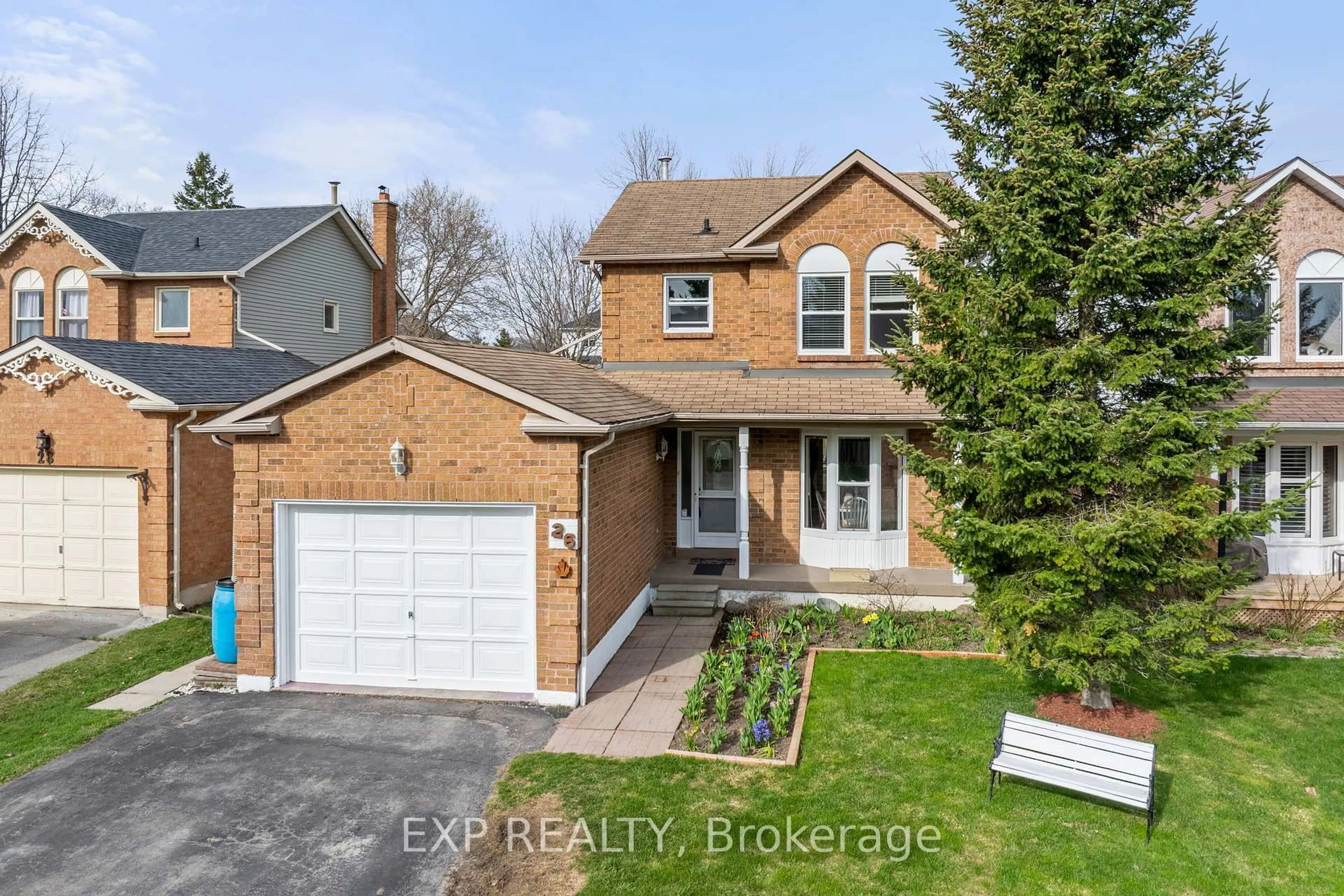 A pic from outside/outdoor area/front of a property/back of a property/a pic from drone, street for 26 Kyle Cres, Georgina Ontario L4P 3P5