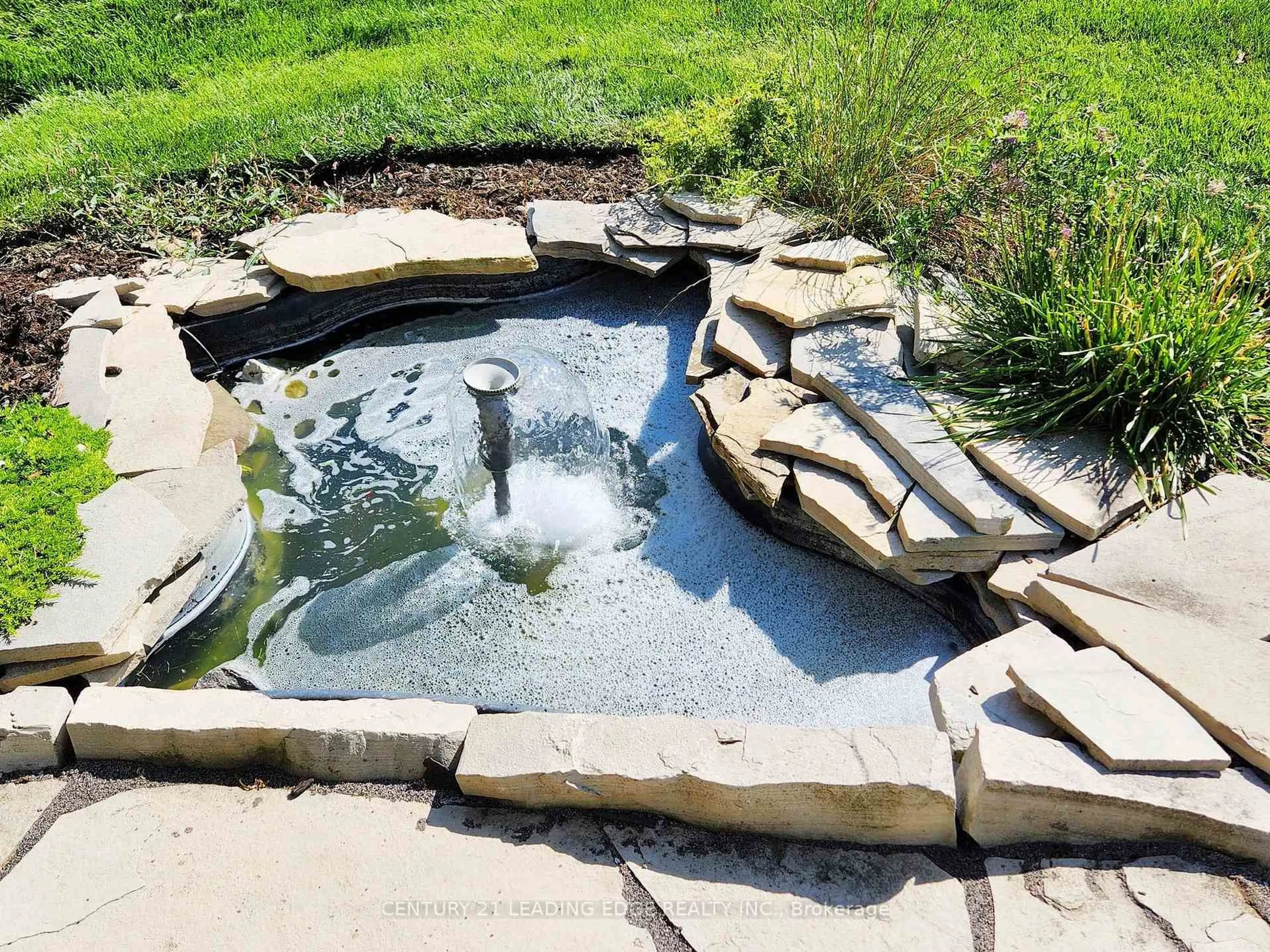 Patio, water/lake/river/ocean view for 115 Walton Dr, Aurora Ontario L4G 3K2