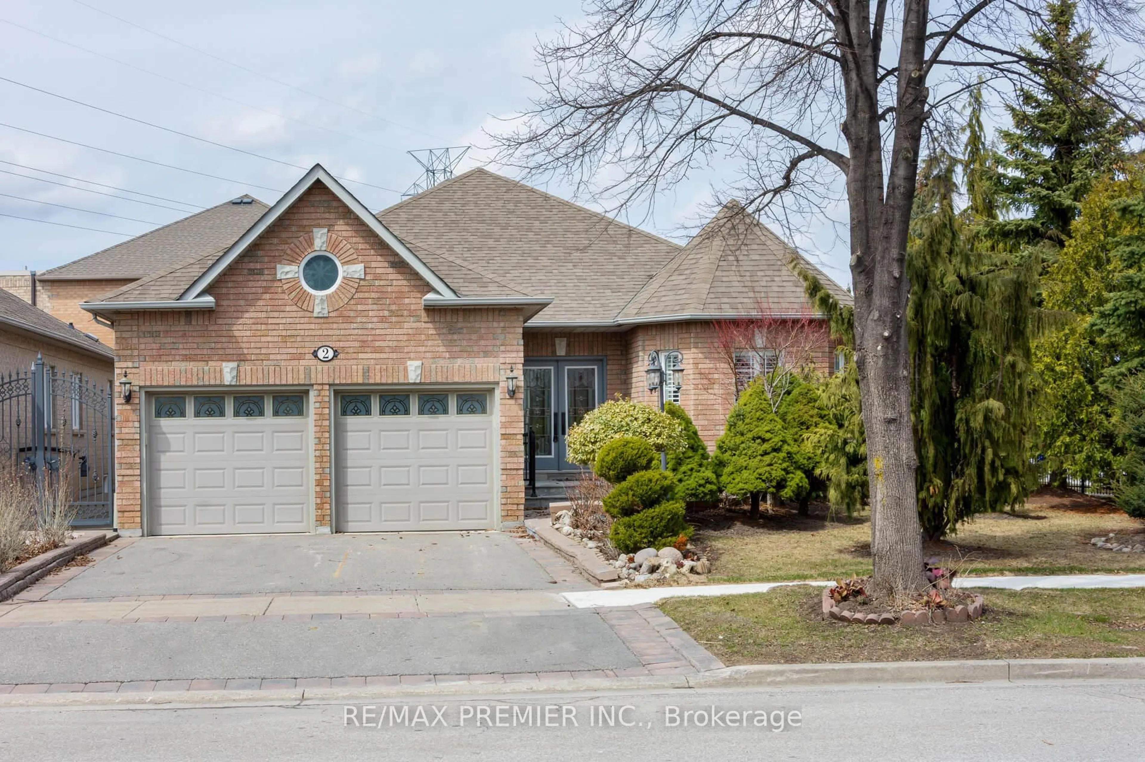Home with brick exterior material, street for 2 Lois Dr, Vaughan Ontario L4H 1H9