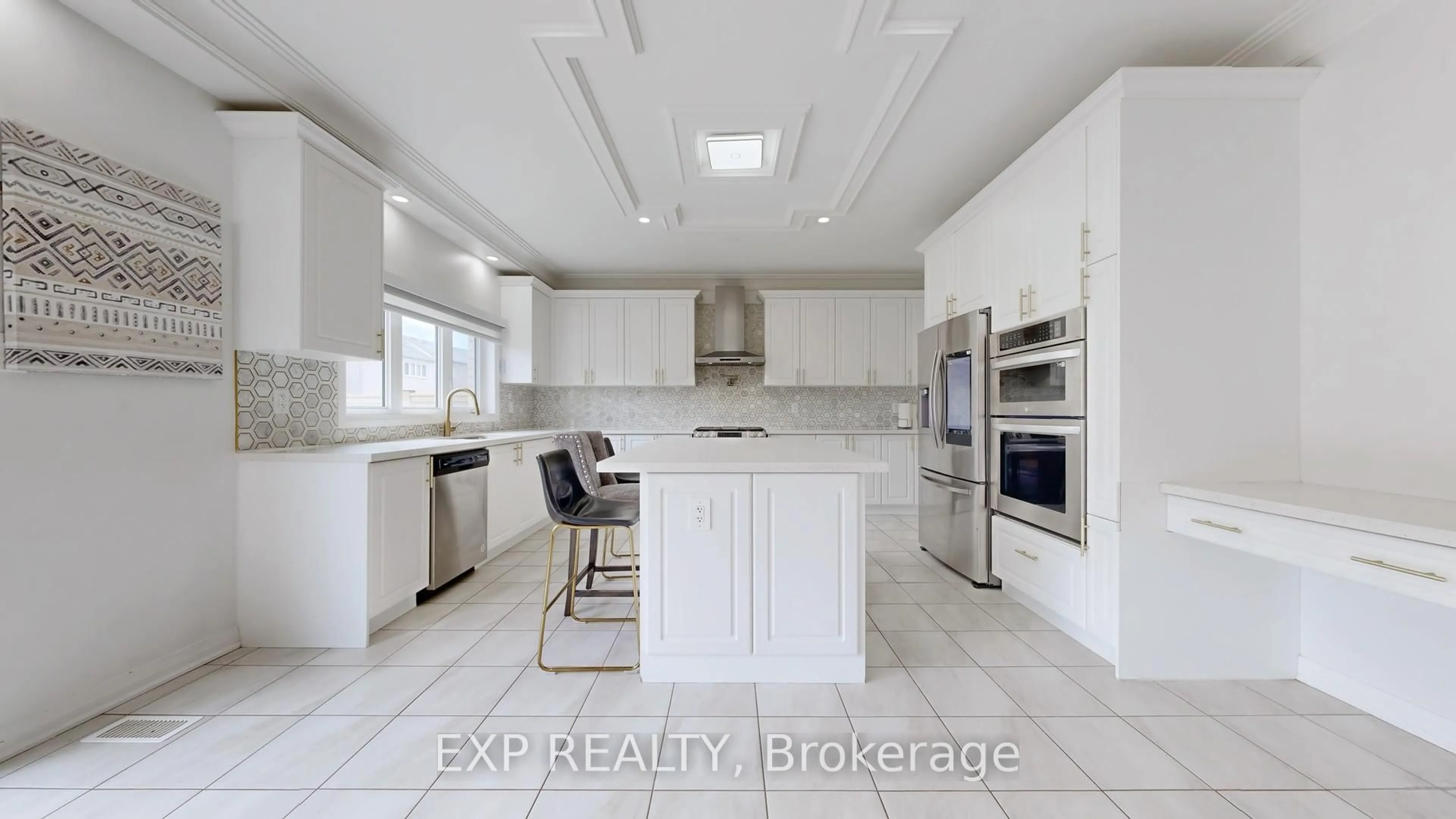 Open concept kitchen, ceramic/tile floor for 1466 Broderick St, Innisfil Ontario L9S 4W1
