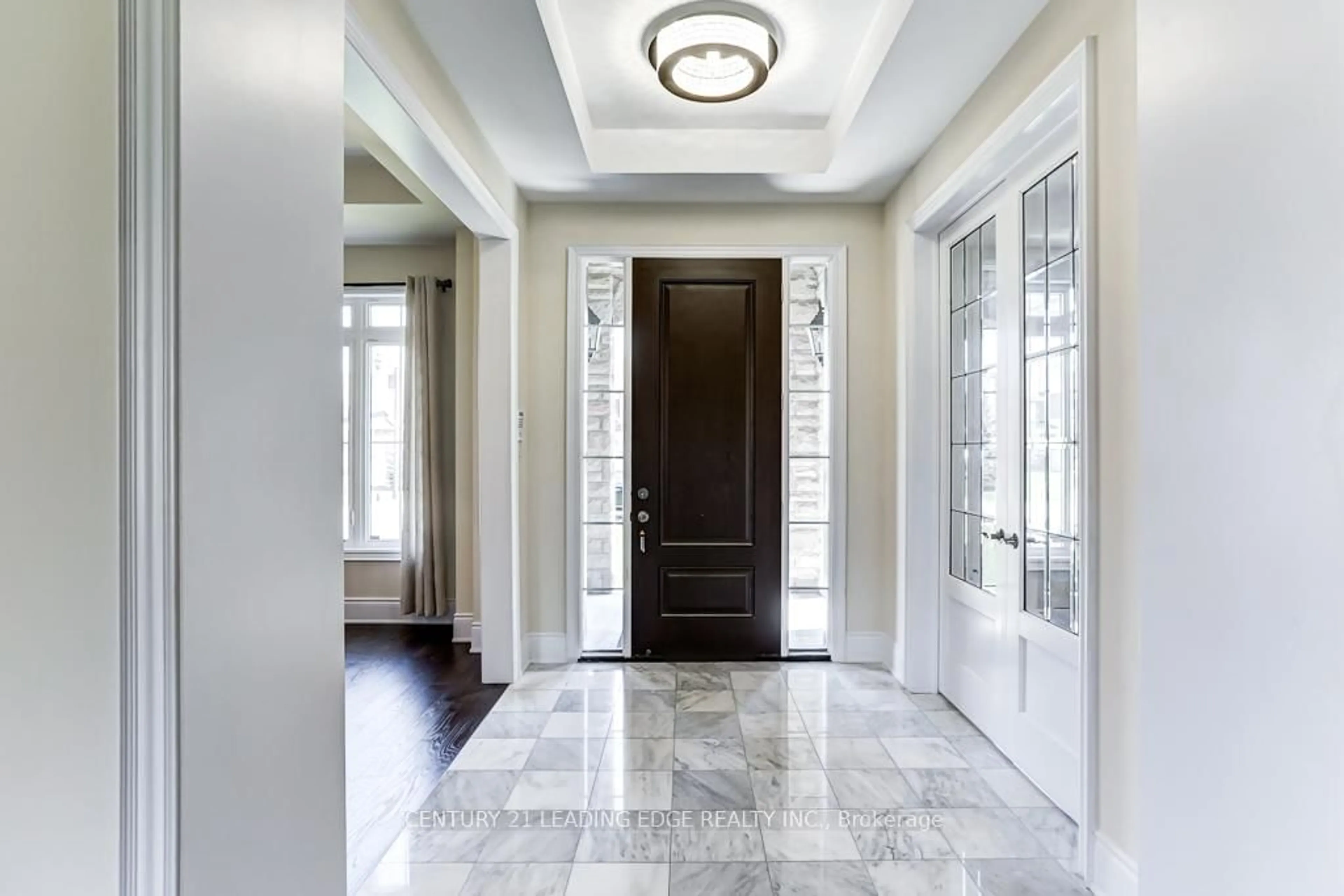 Indoor entryway for 6 SOMER RUMM Crt, Whitchurch-Stouffville Ontario L4A 1X8