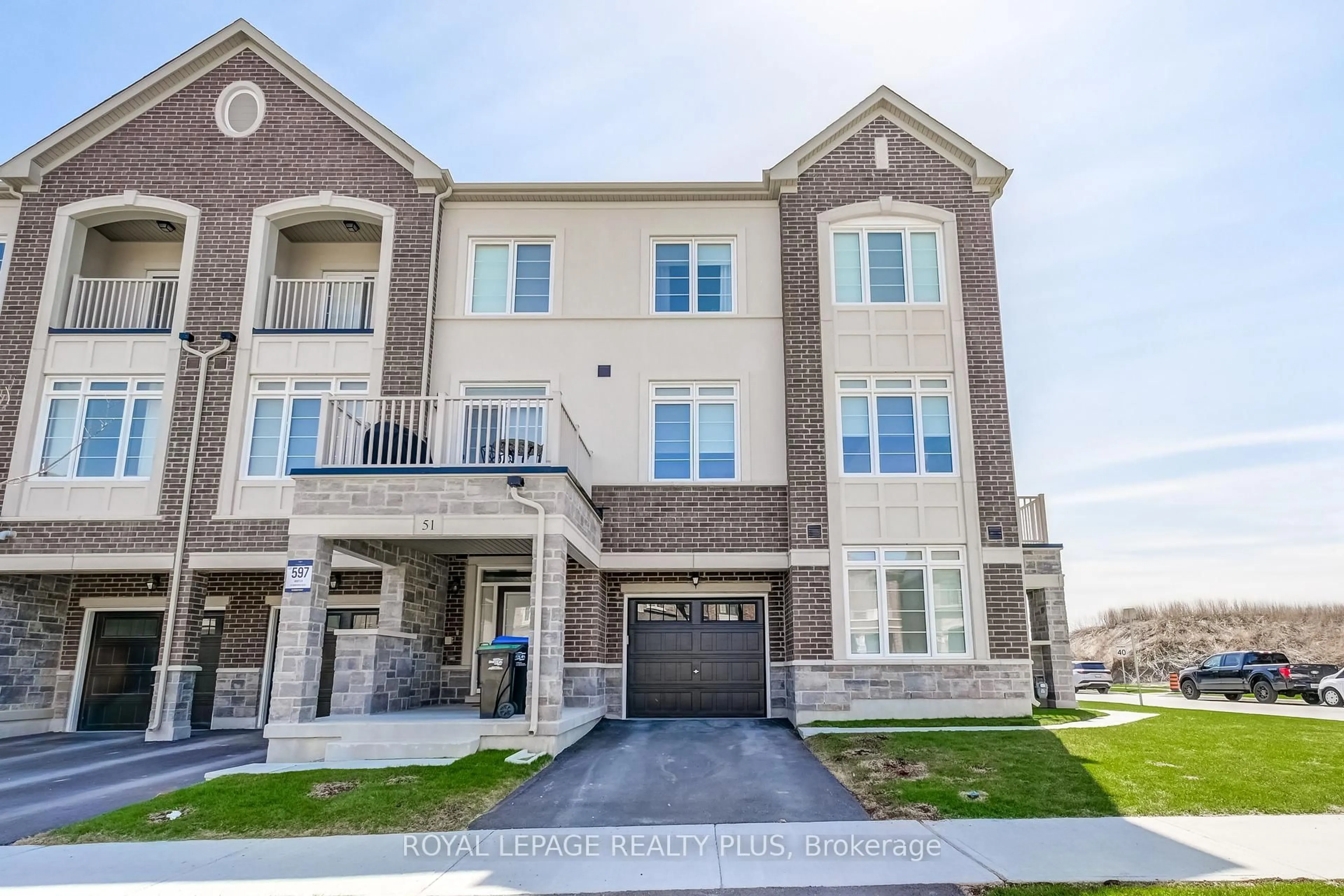 Home with brick exterior material, unknown for 104 Paisley Dr, Bradford West Gwillimbury Ontario L3Z 4P1