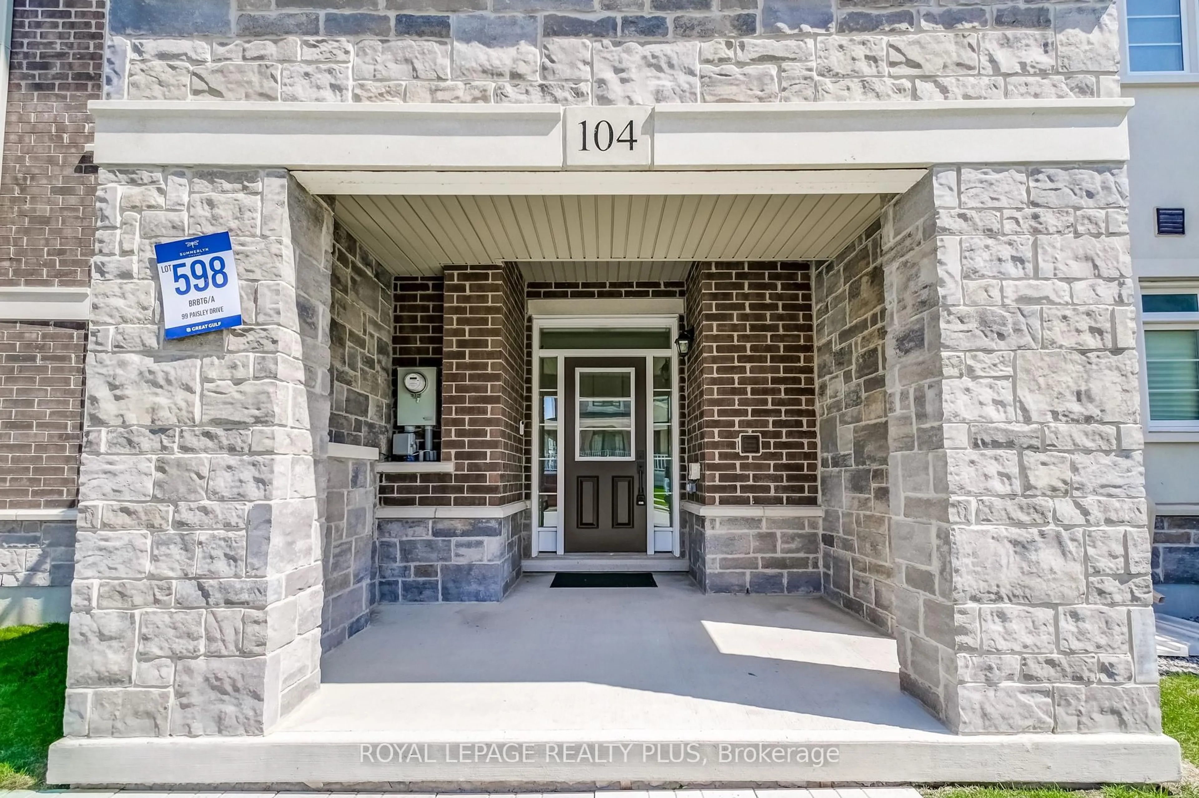 Indoor entryway for 104 Paisley Dr, Bradford West Gwillimbury Ontario L3Z 4P1