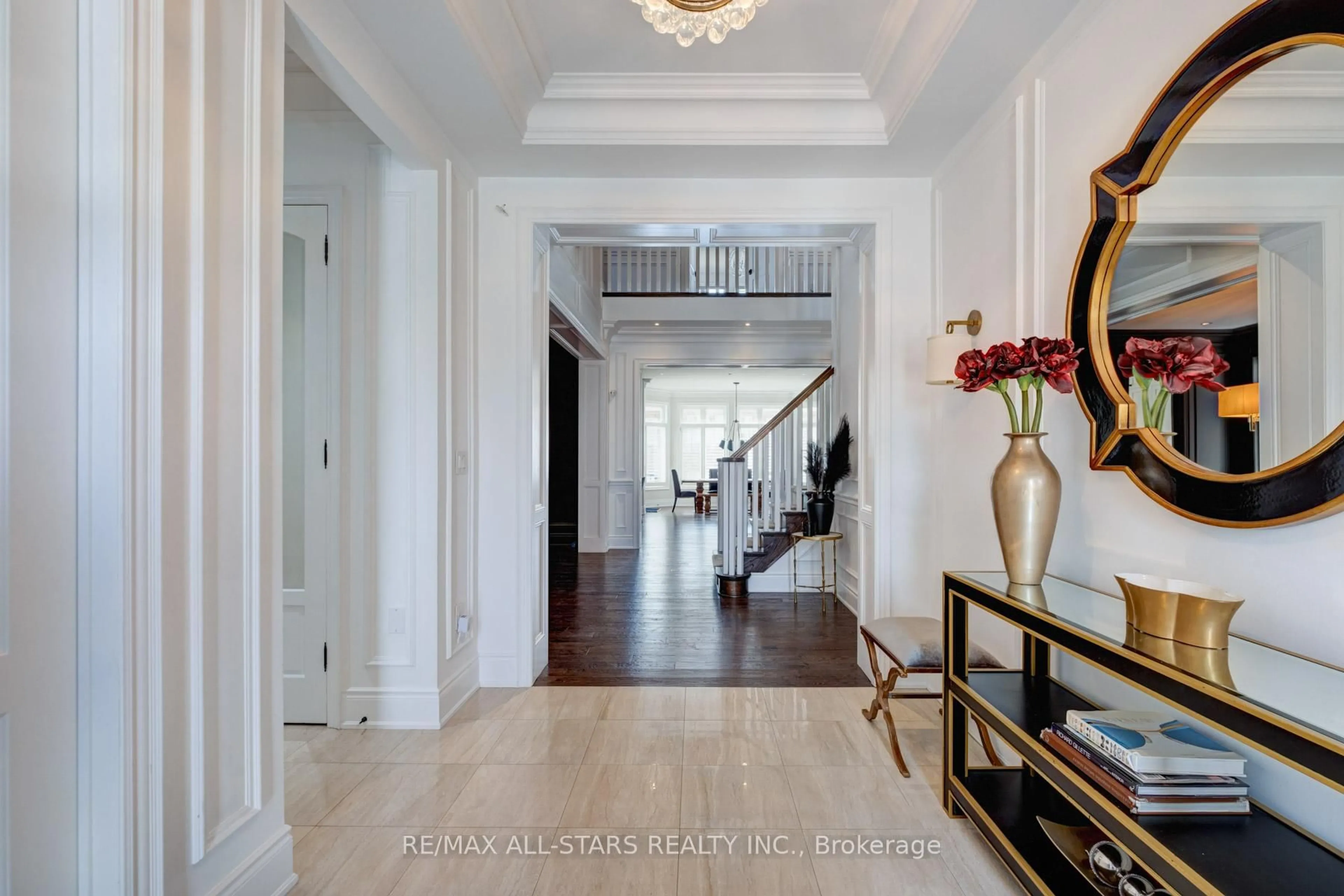 Indoor entryway for 66 Royal West Rd, Markham Ontario L6L 0L4