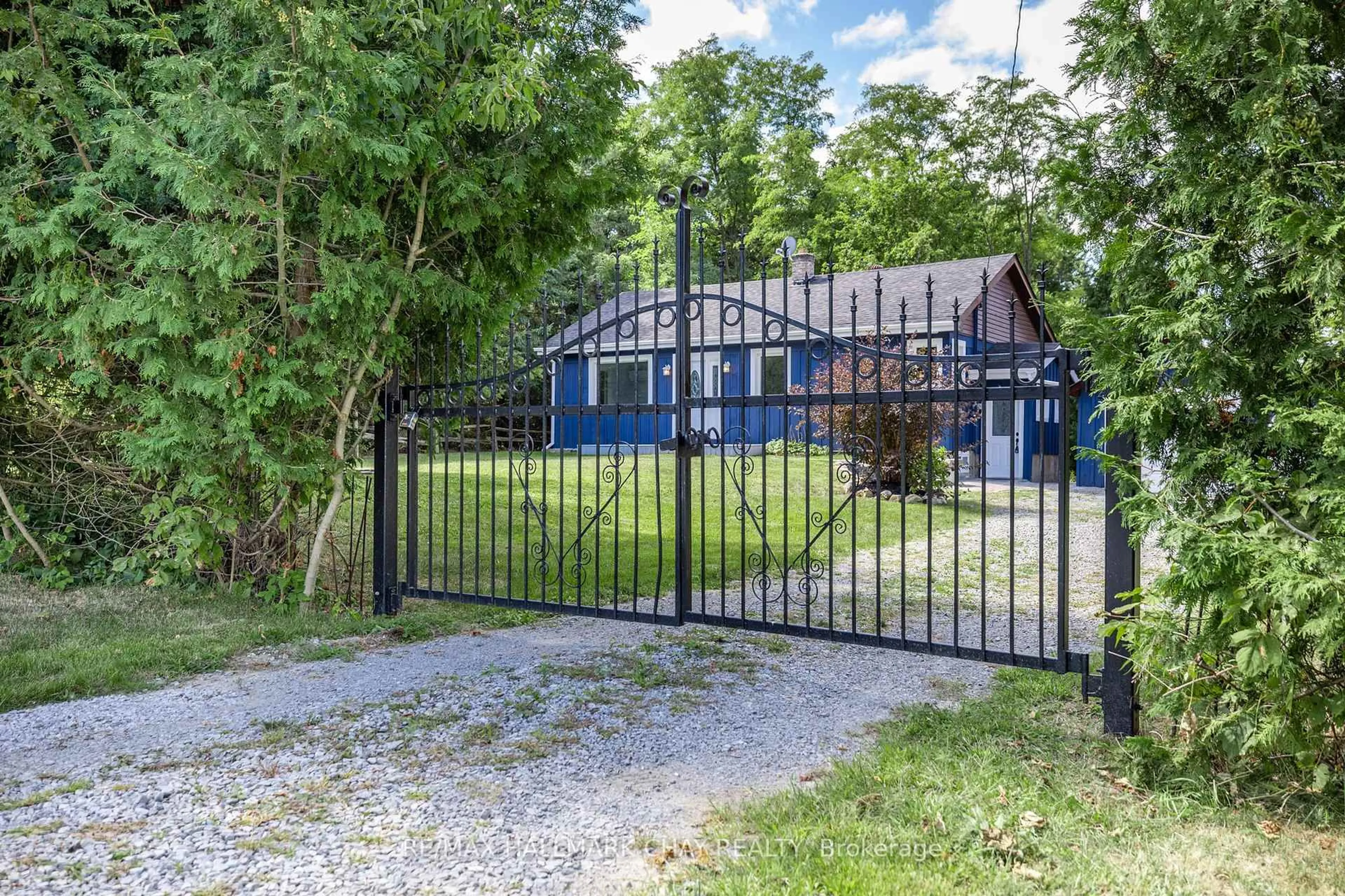 A pic from outside/outdoor area/front of a property/back of a property/a pic from drone, street for 21726 Highway 48 N/A, East Gwillimbury Ontario L0G 1M0