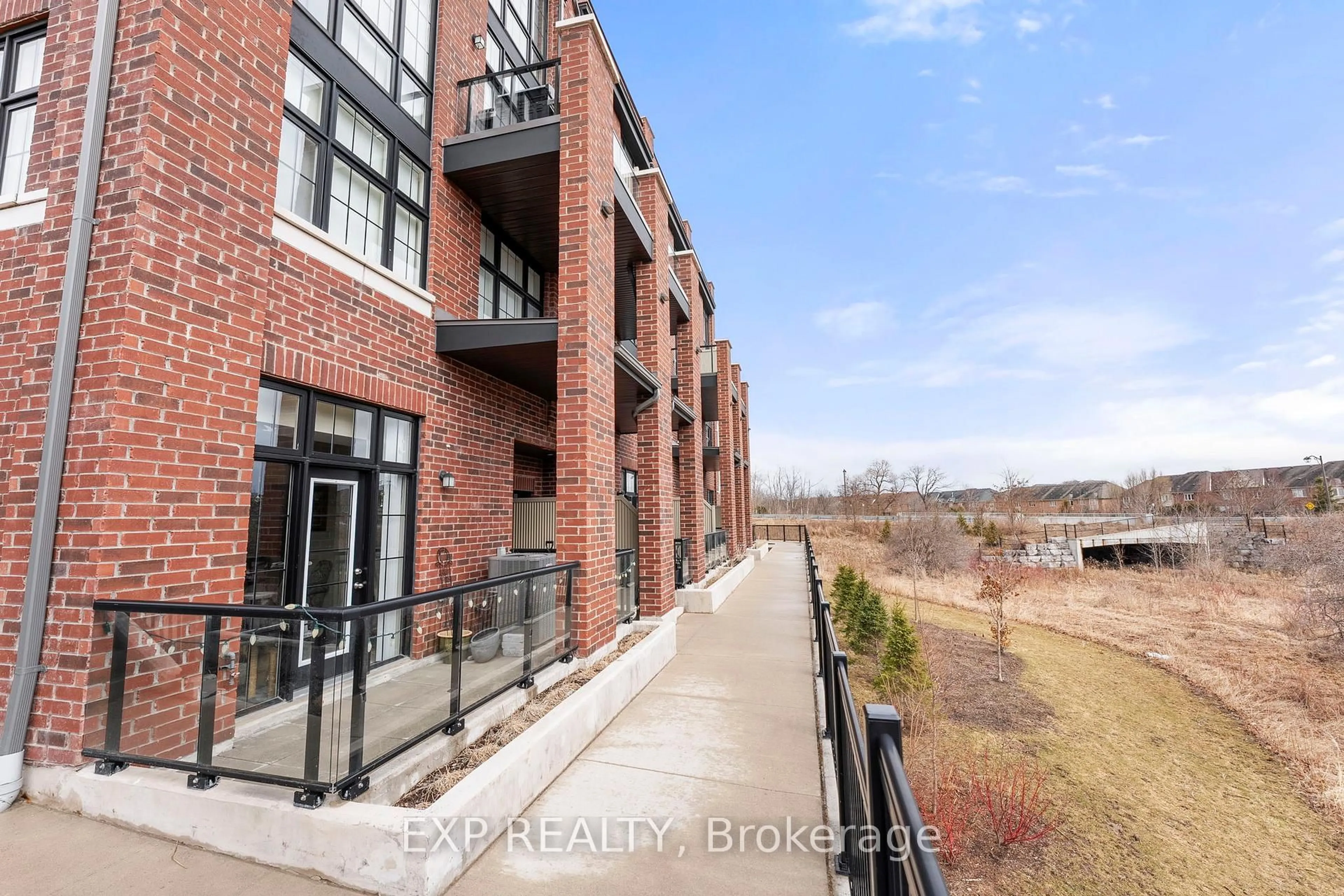 Home with brick exterior material, water/lake/river/ocean view for 2 Linsmore Pl #302, Whitchurch-Stouffville Ontario L4A 4T4