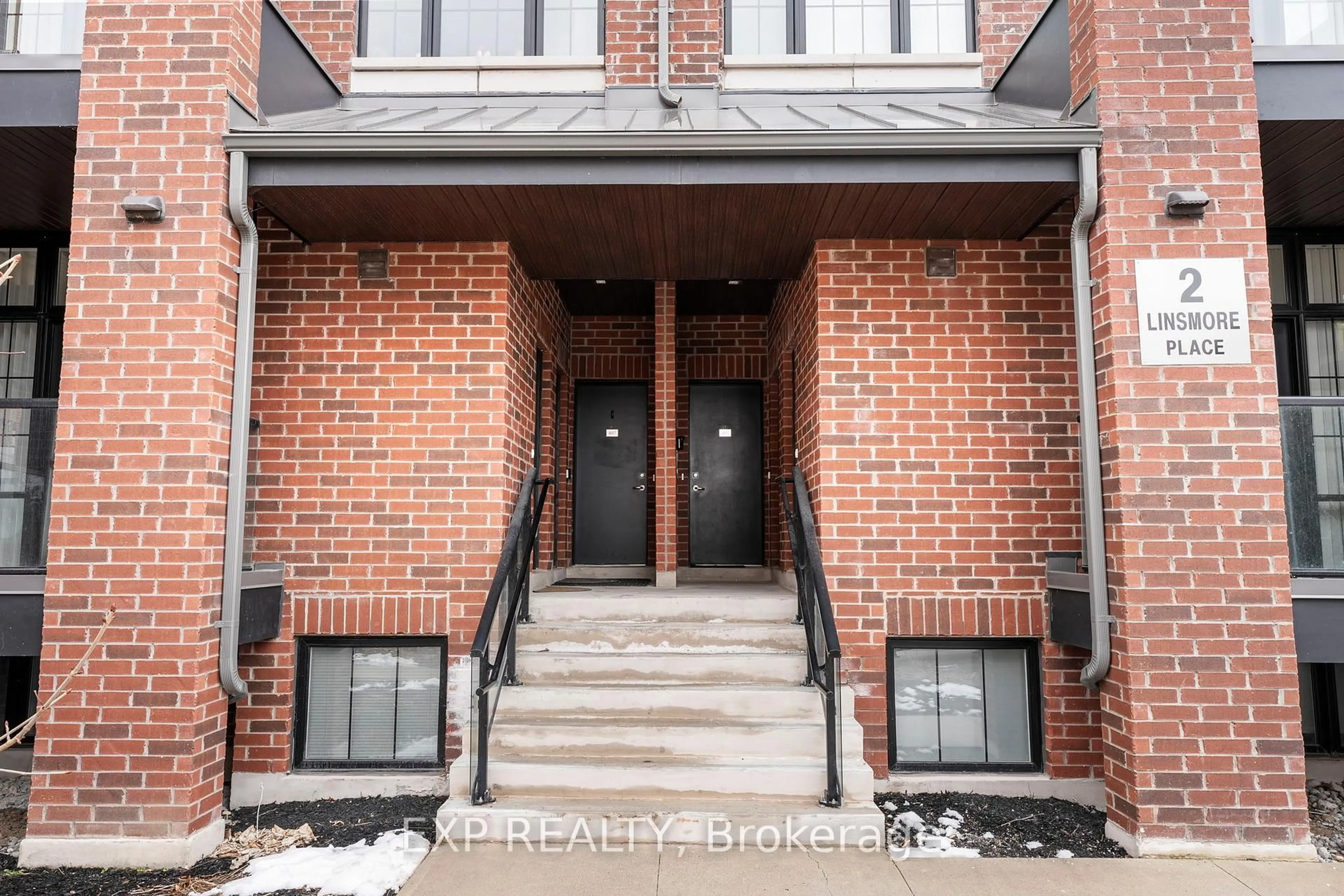 Indoor entryway for 2 Linsmore Pl #302, Whitchurch-Stouffville Ontario L4A 4T4