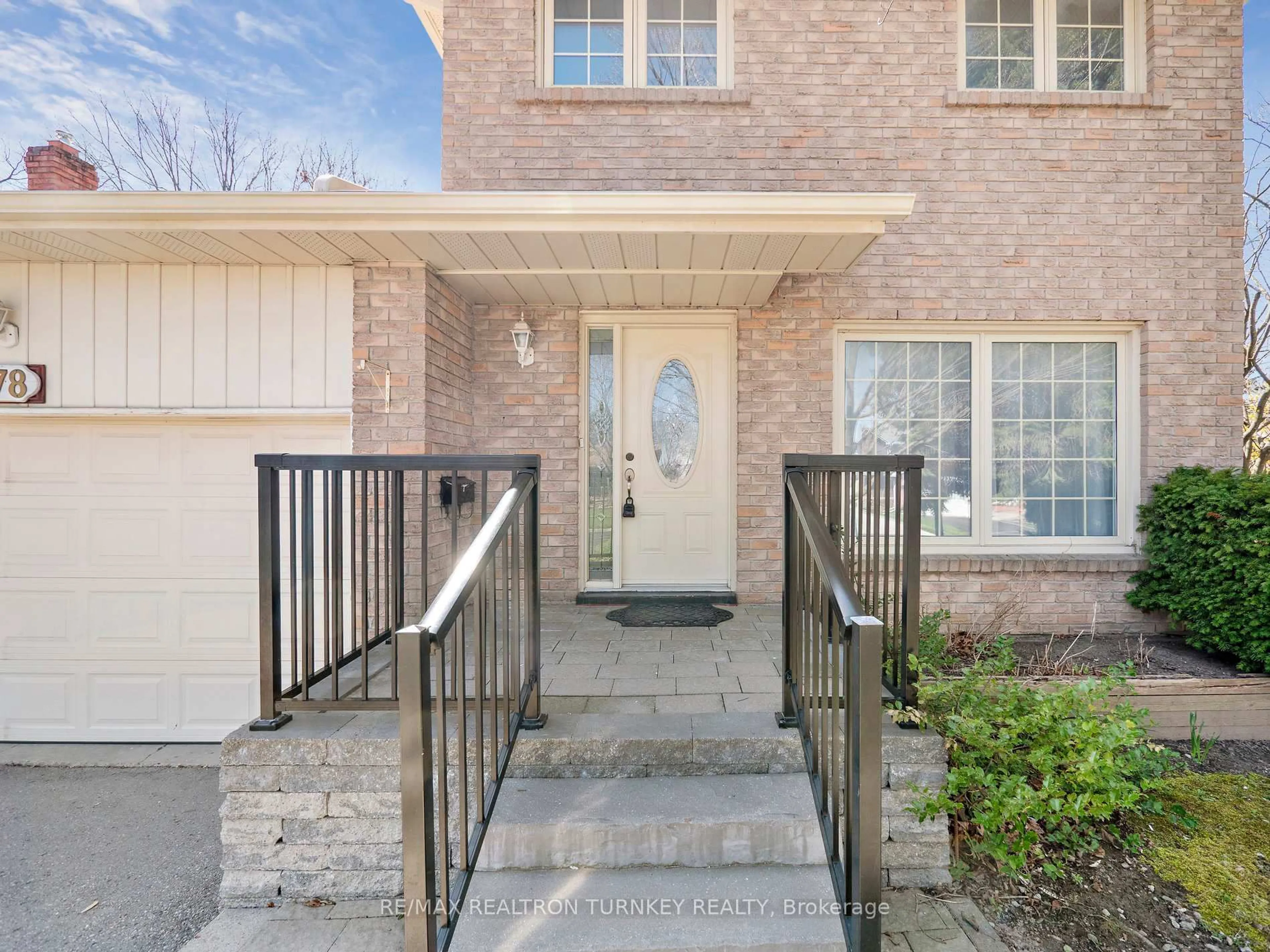 Home with brick exterior material, street for 378 Ashworth Dr, Newmarket Ontario L3Y 6T6