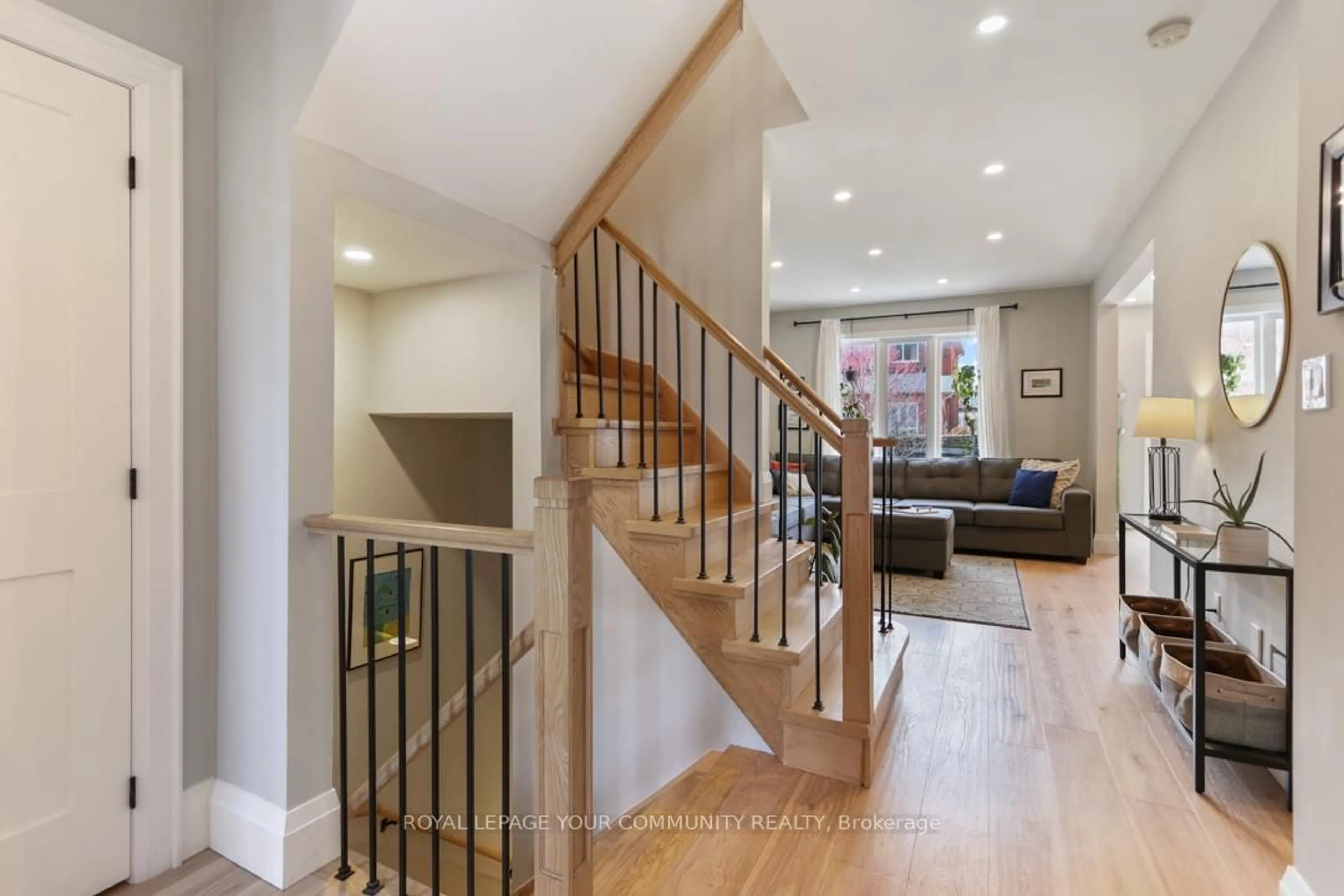 Unknown for 81 Limeridge St, Aurora Ontario L4G 7X9