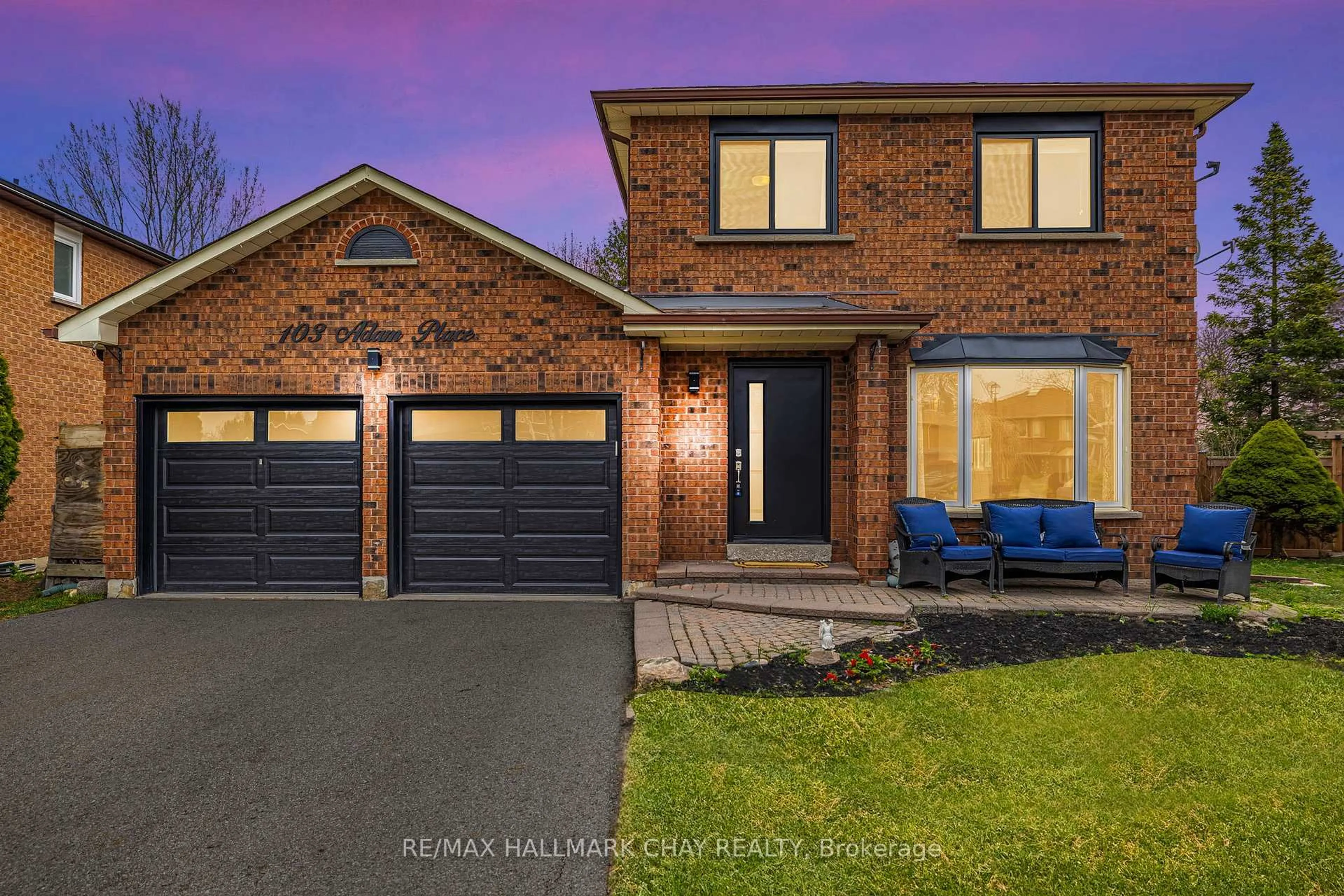 Home with brick exterior material, street for 103 Adam Pl, Newmarket Ontario L3Y 8C4