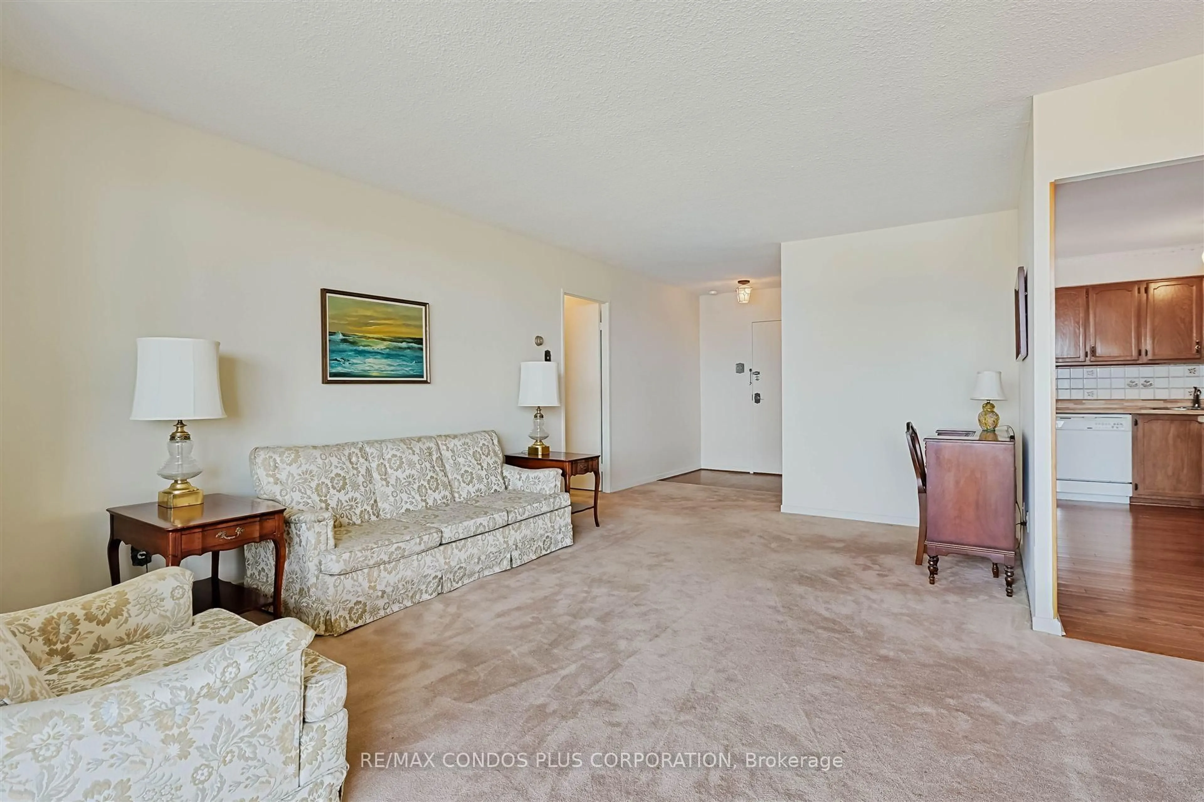 Living room with furniture, carpet floor for 8111 Yonge St ##1106, Markham Ontario L3T 4V9