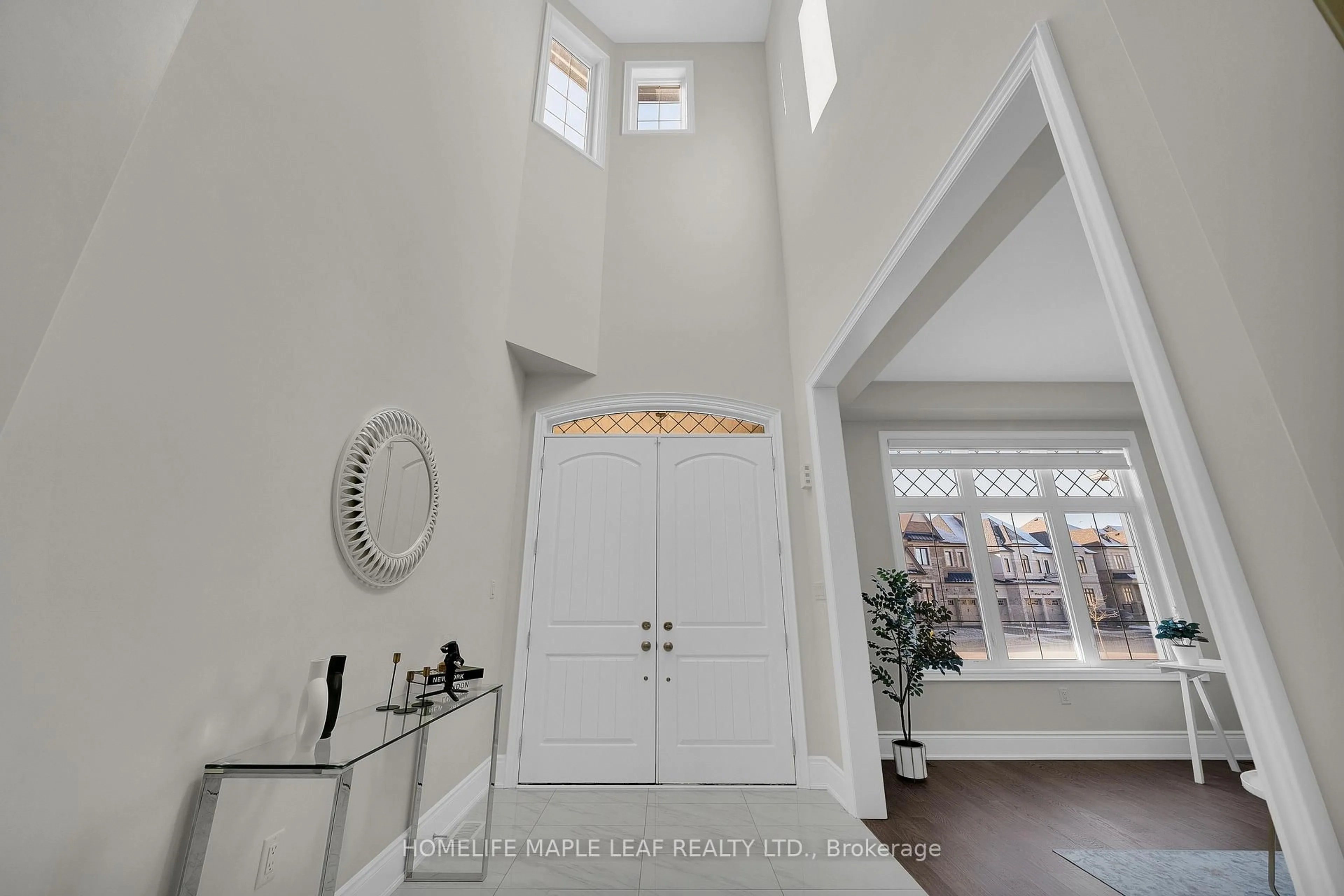 Indoor entryway for 103 First Nations Tr, Vaughan Ontario L4H 3N5