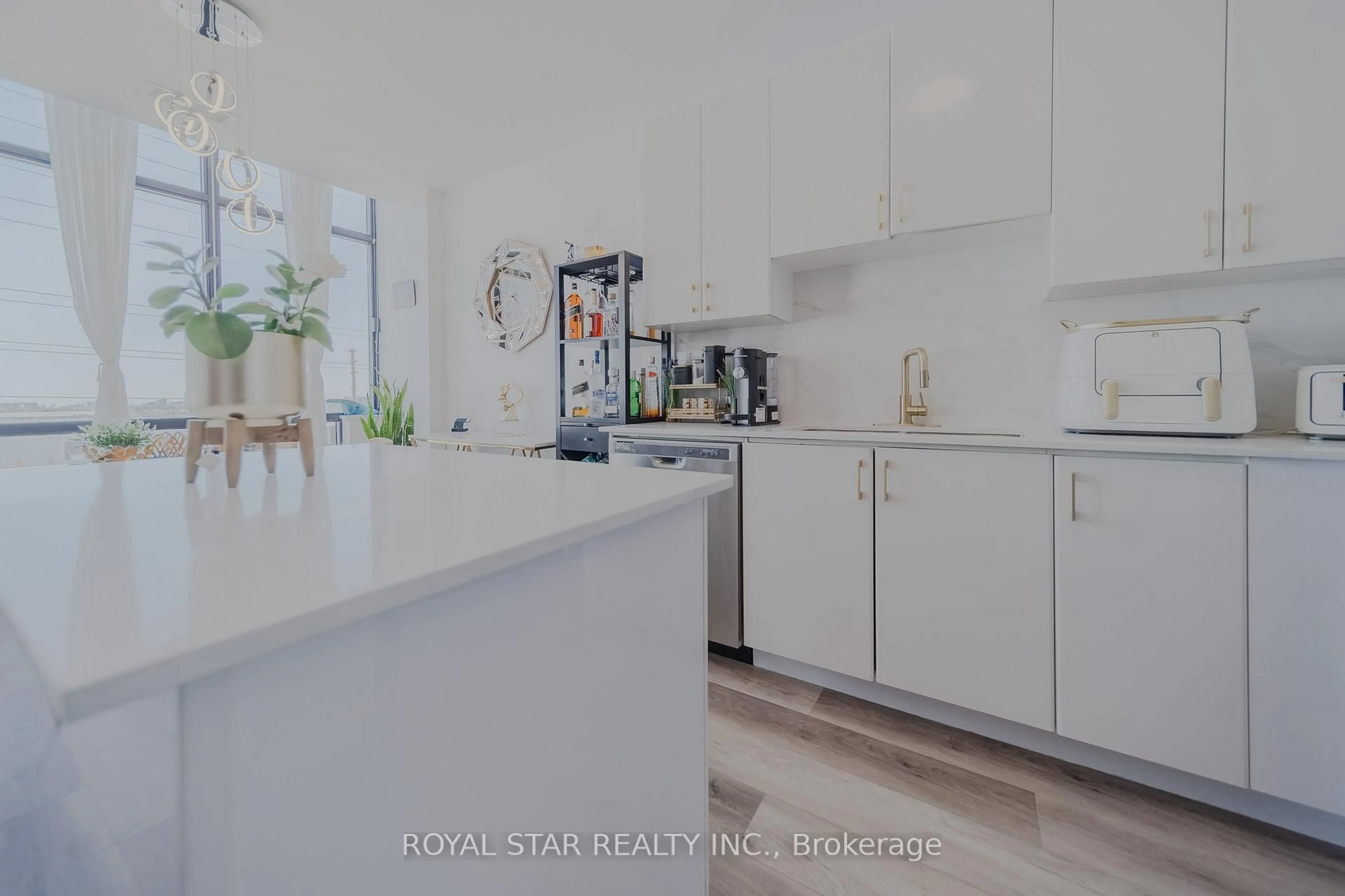Open concept kitchen, unknown for 2900 Highway 7 N/A #511, Vaughan Ontario L4K 0G3