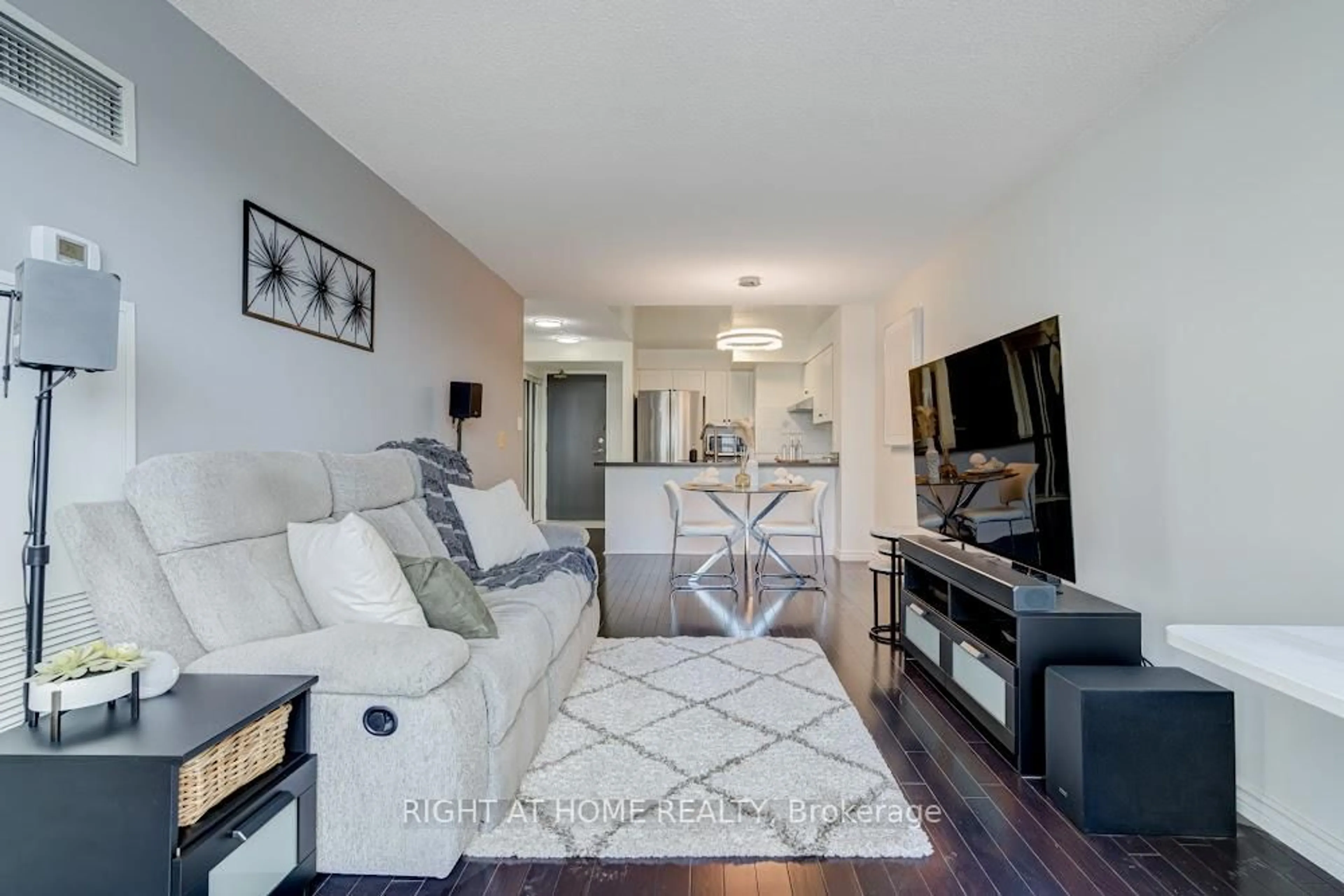 Living room with furniture, unknown for 19 Northern Heights Dr #304, Richmond Hill Ontario L4B 4M4