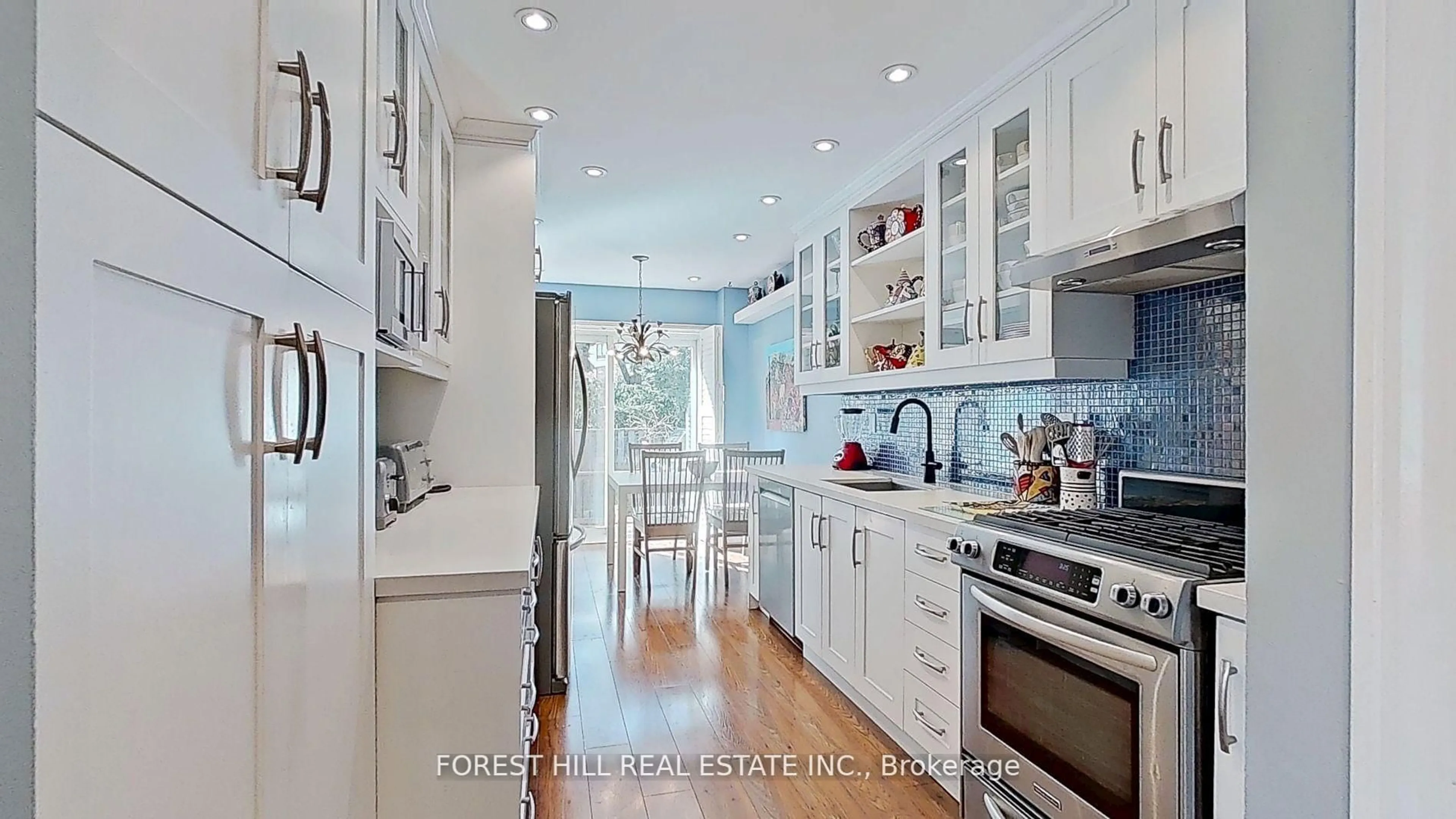 Contemporary kitchen, ceramic/tile floor for 16 Lansbury Crt, Vaughan Ontario L4J 3J9