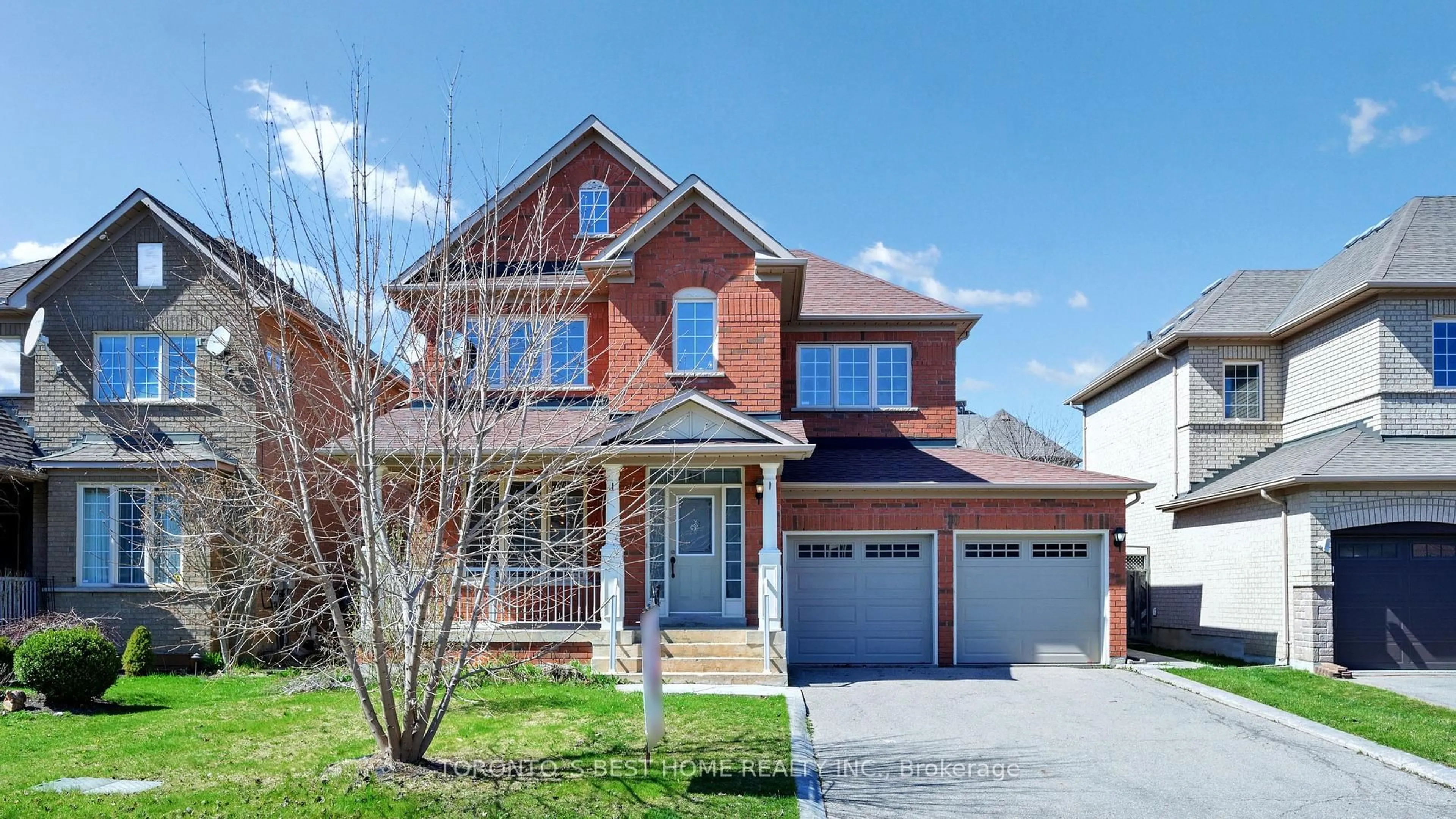 Home with brick exterior material, street for 10 Waldron Cres, Richmond Hill Ontario L4E 4A3