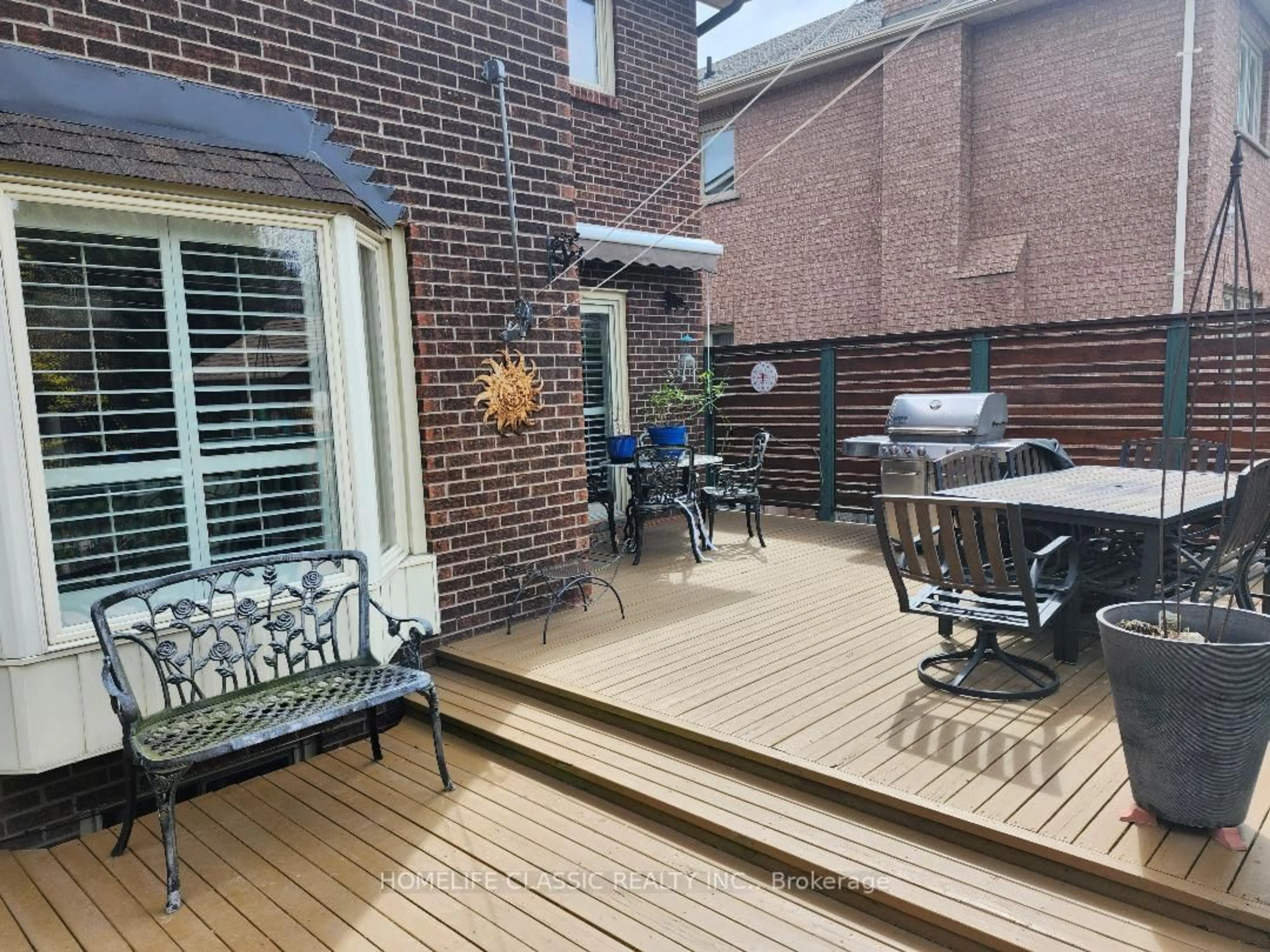 Patio, street for 18A Roosevelt Dr, Richmond Hill Ontario L4C 6V3