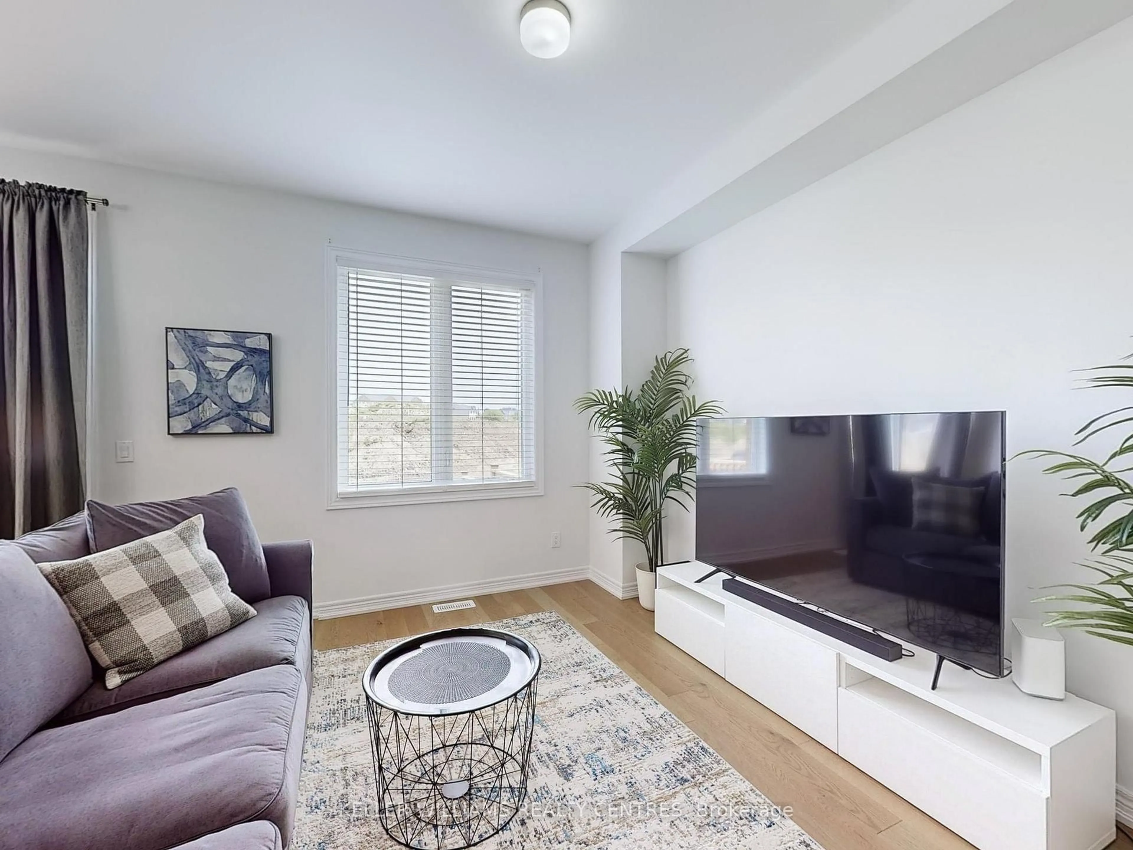 Living room with furniture, unknown for 29 Flower Garden Tr, Whitchurch-Stouffville Ontario L4A 4V4