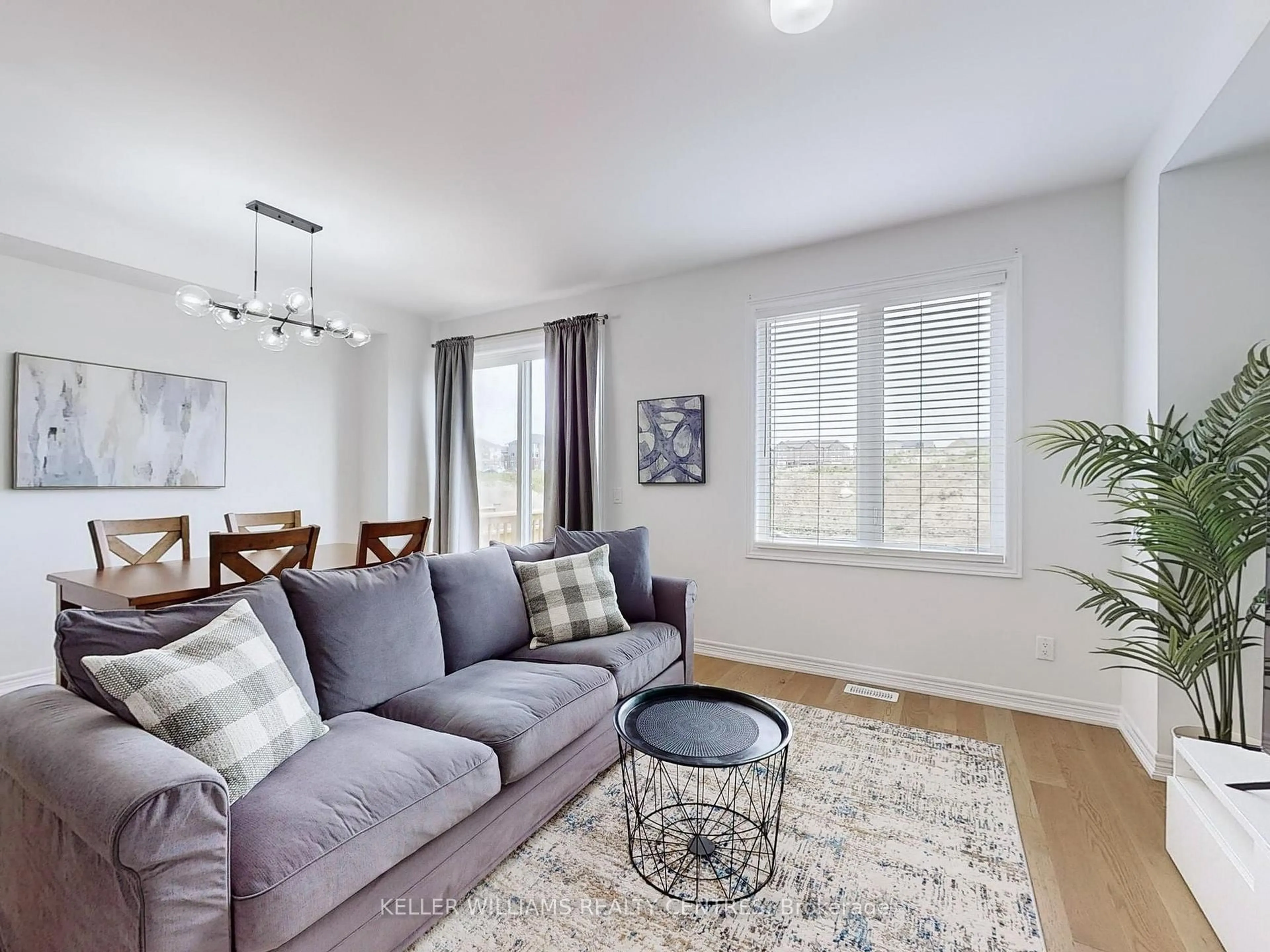 Living room with furniture, unknown for 29 Flower Garden Tr, Whitchurch-Stouffville Ontario L4A 4V4