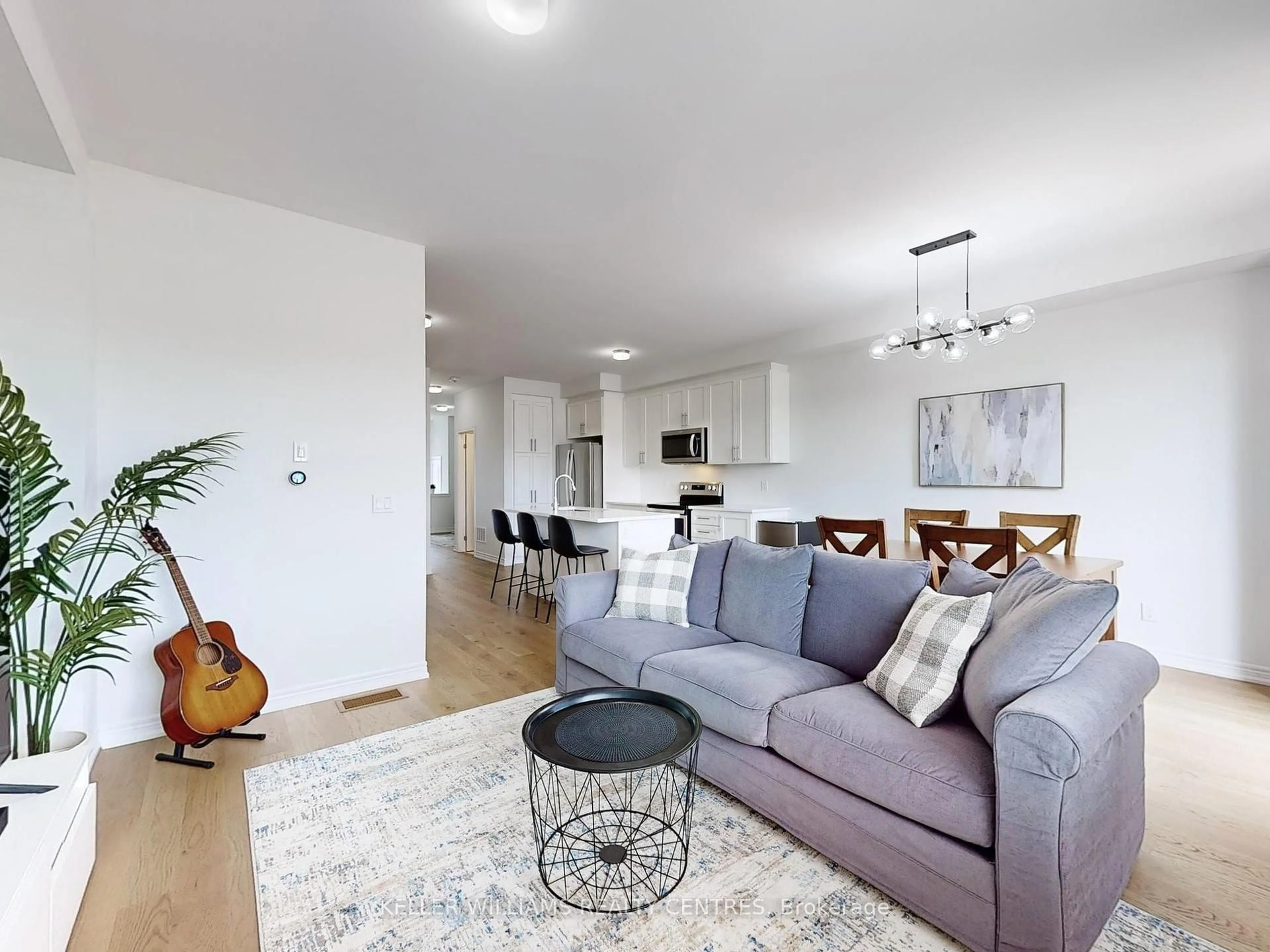 Living room with furniture, unknown for 29 Flower Garden Tr, Whitchurch-Stouffville Ontario L4A 4V4
