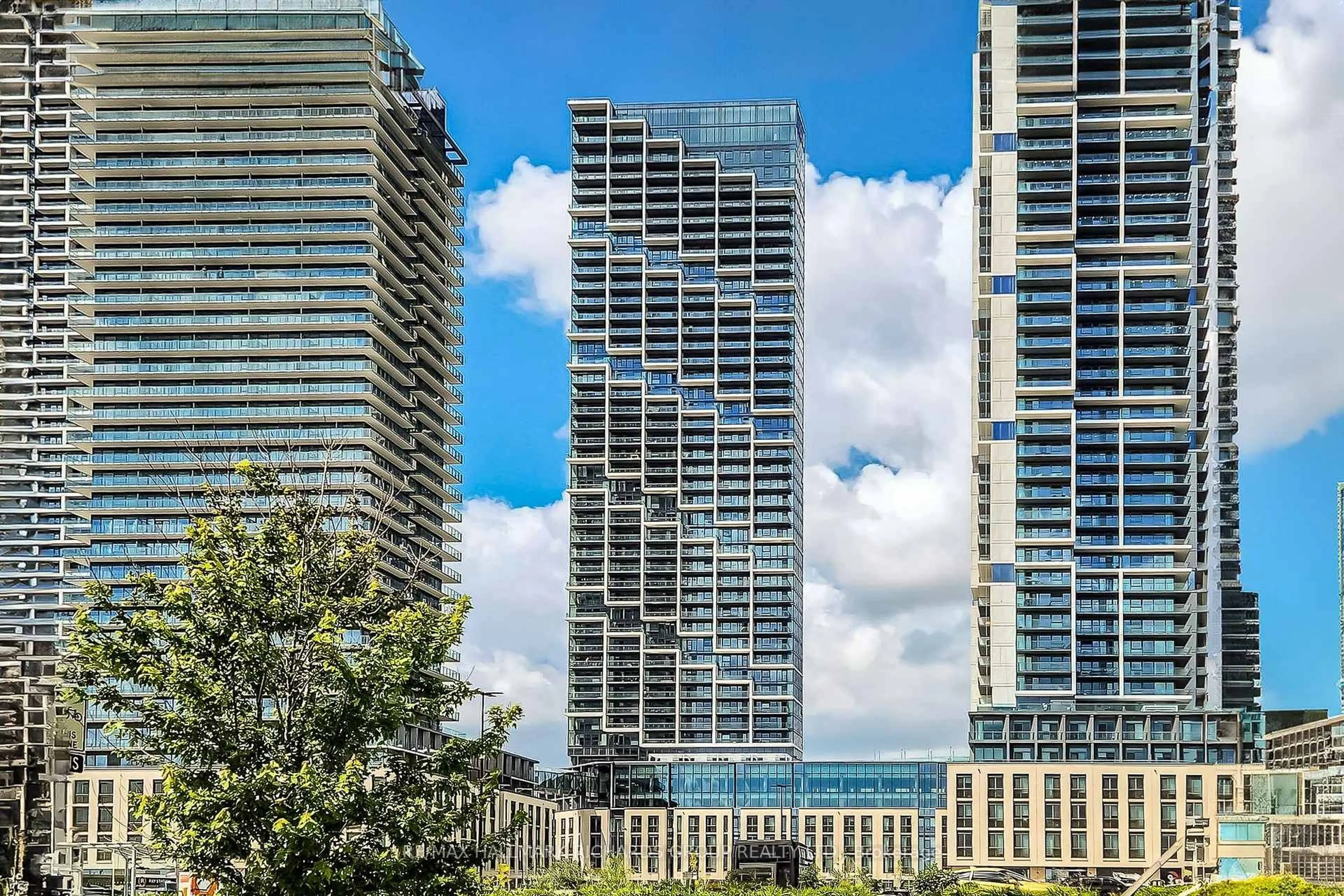 Unknown for 1000 Portage Pkwy #311, Vaughan Ontario L4K 0L1