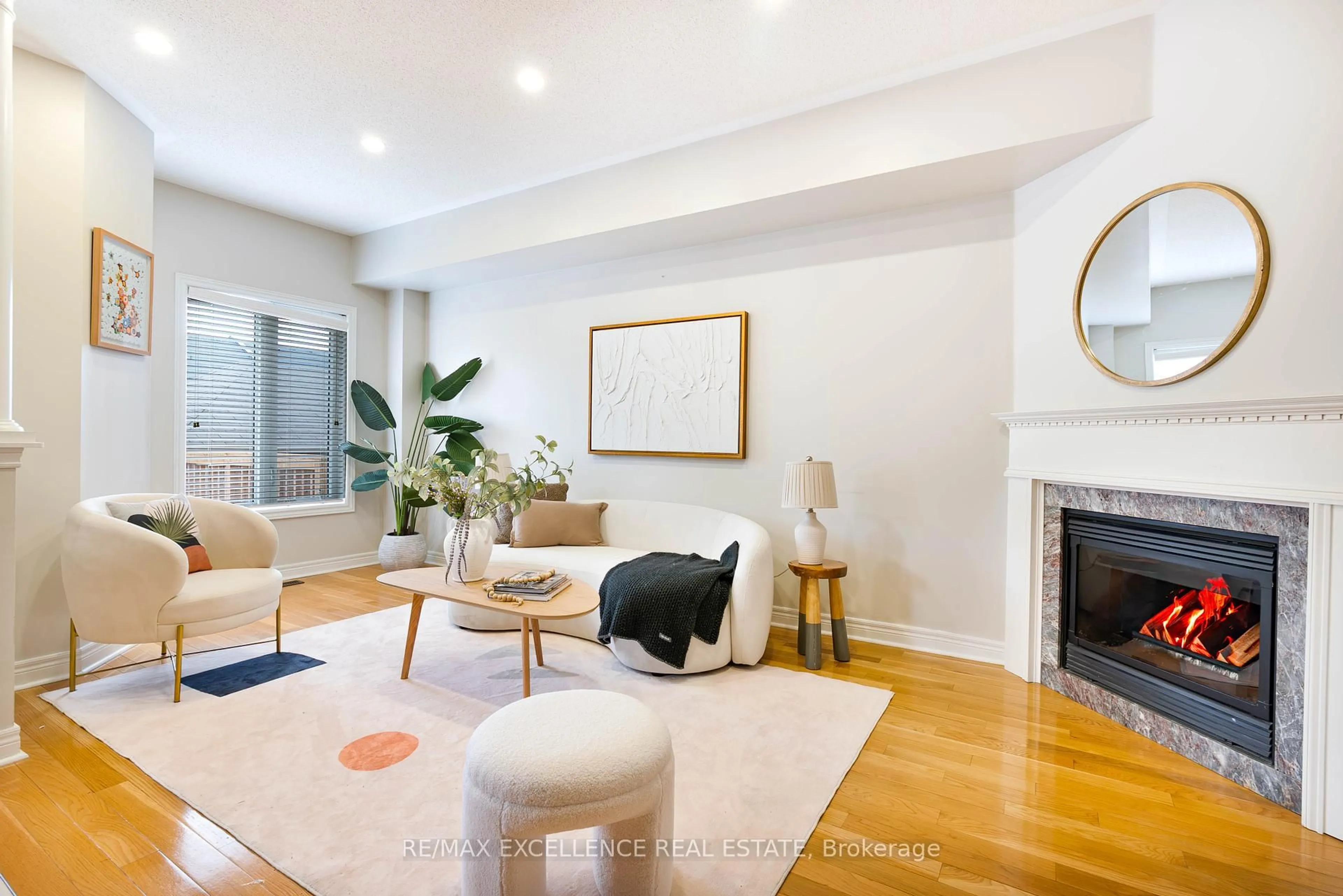 Living room with furniture, unknown for 41 Davos Rd, Vaughan Ontario L4H 2Y1