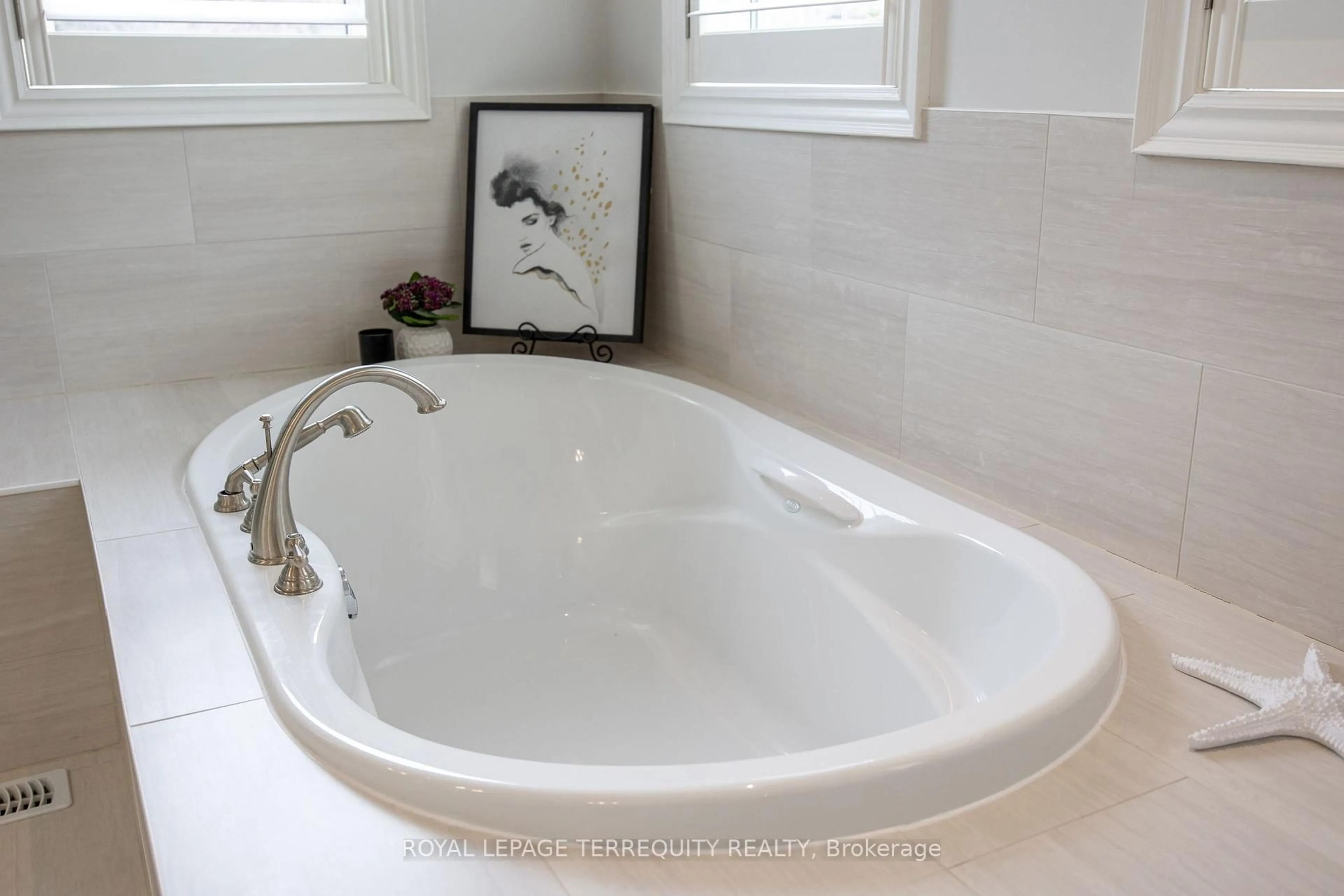 Contemporary bathroom, ceramic/tile floor for 244 Frederick Curran Lane, Newmarket Ontario L3X 0B9