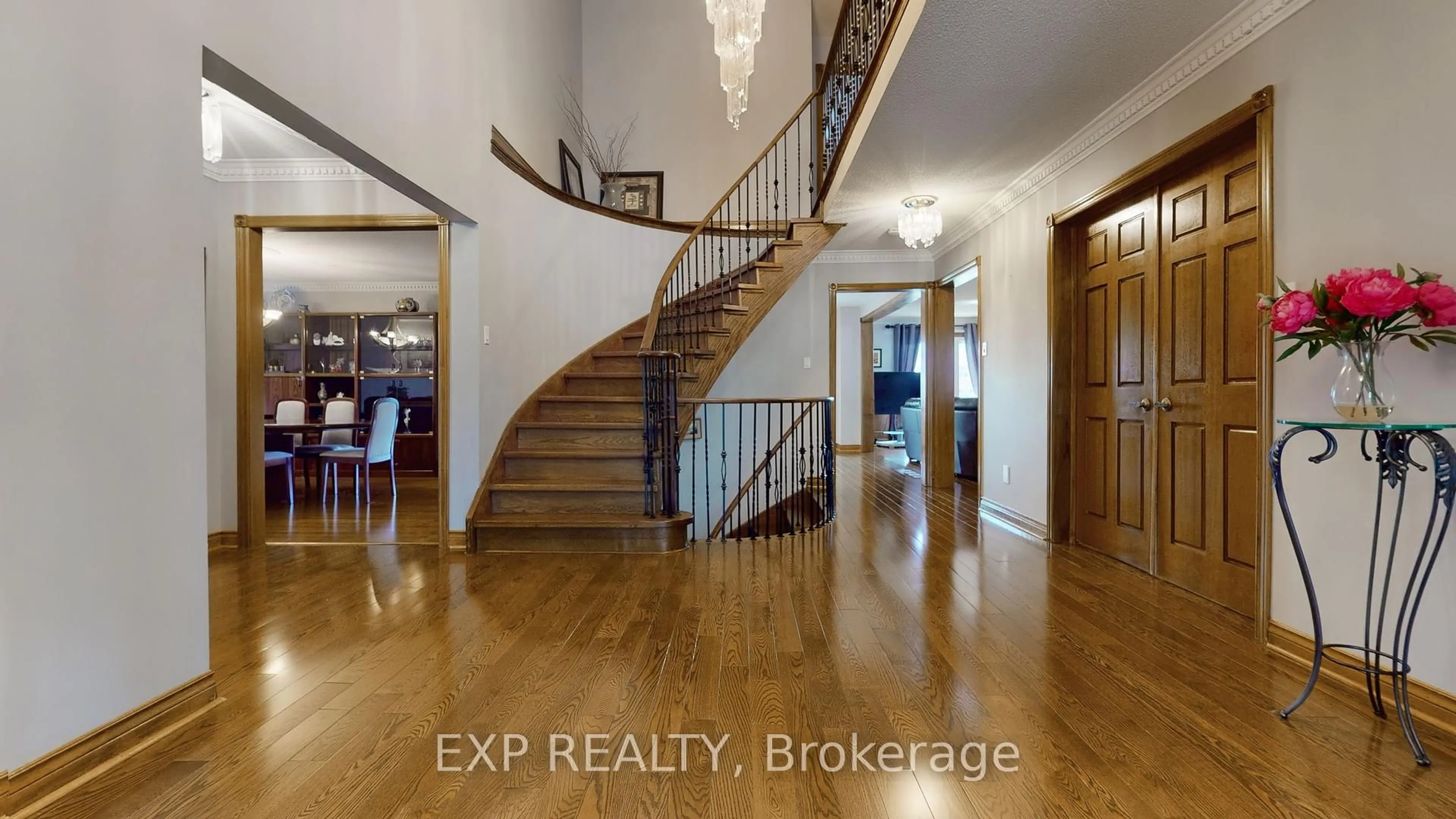 Indoor entryway for 47 Blackburn Blvd, Vaughan Ontario L4L 7J5