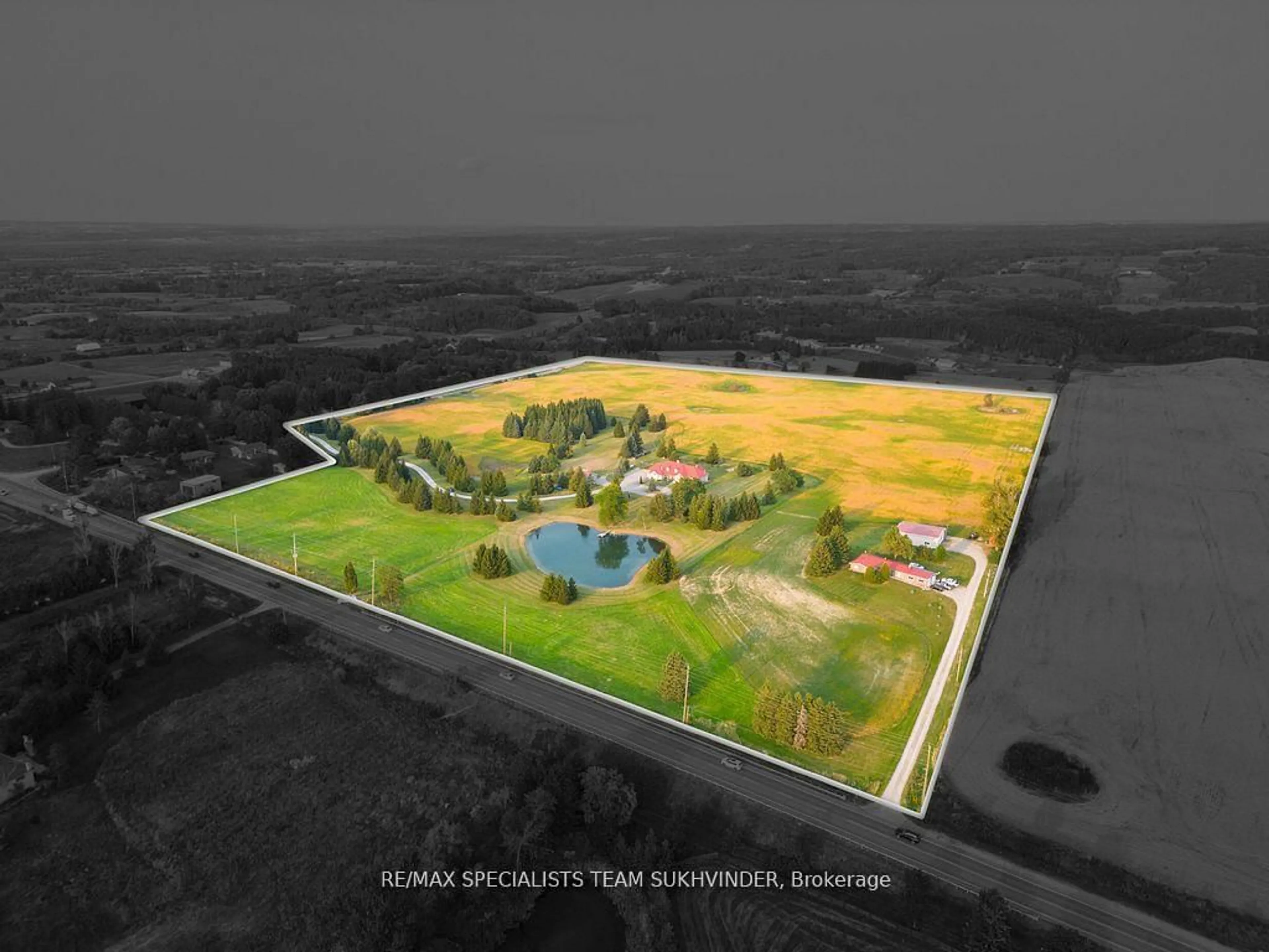 A pic from outside/outdoor area/front of a property/back of a property/a pic from drone, unknown for 5897 17th Sdrd, King Ontario L0G 1T0