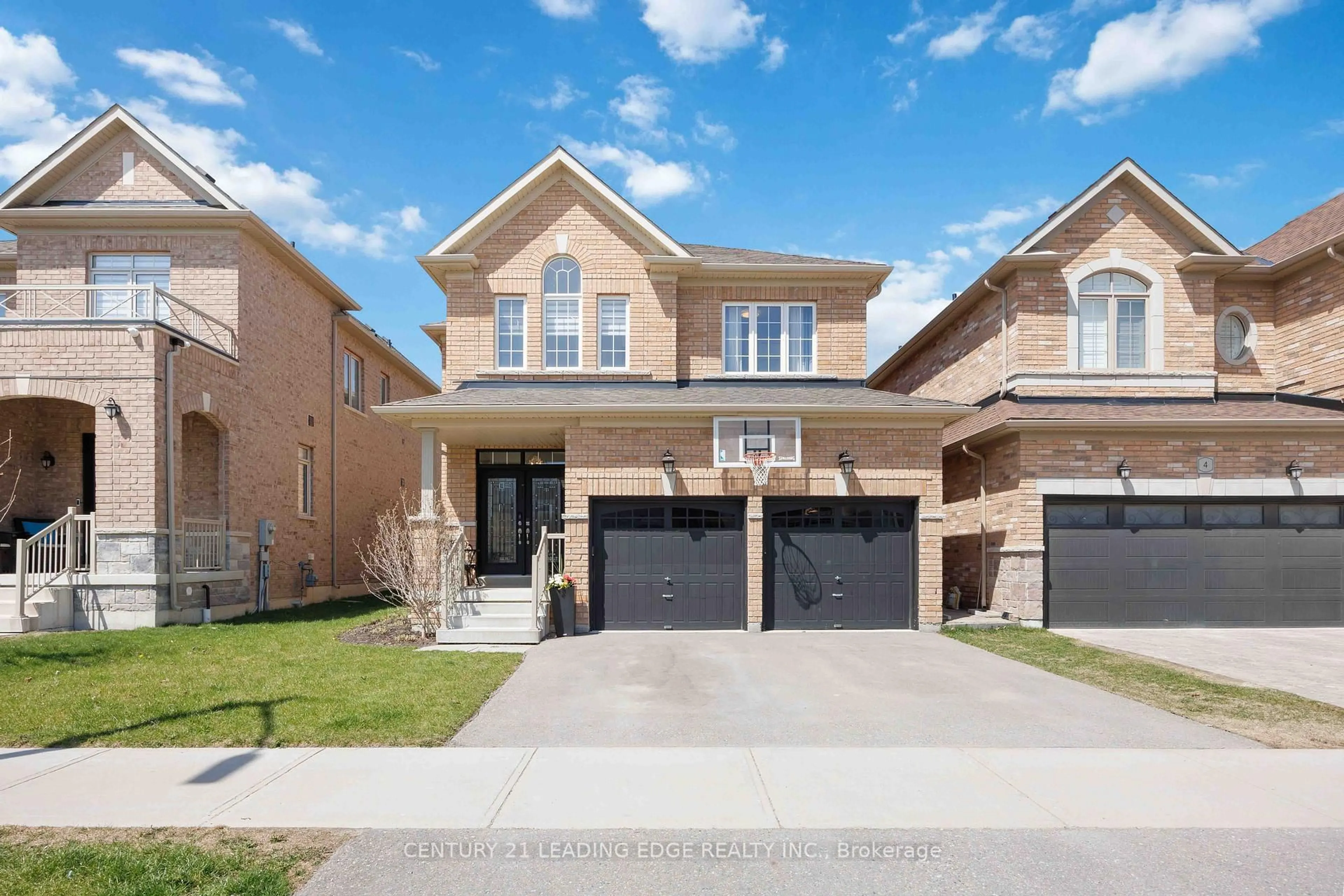 Home with brick exterior material, street for 8 Tupling St, Bradford West Gwillimbury Ontario L3Z 0W8