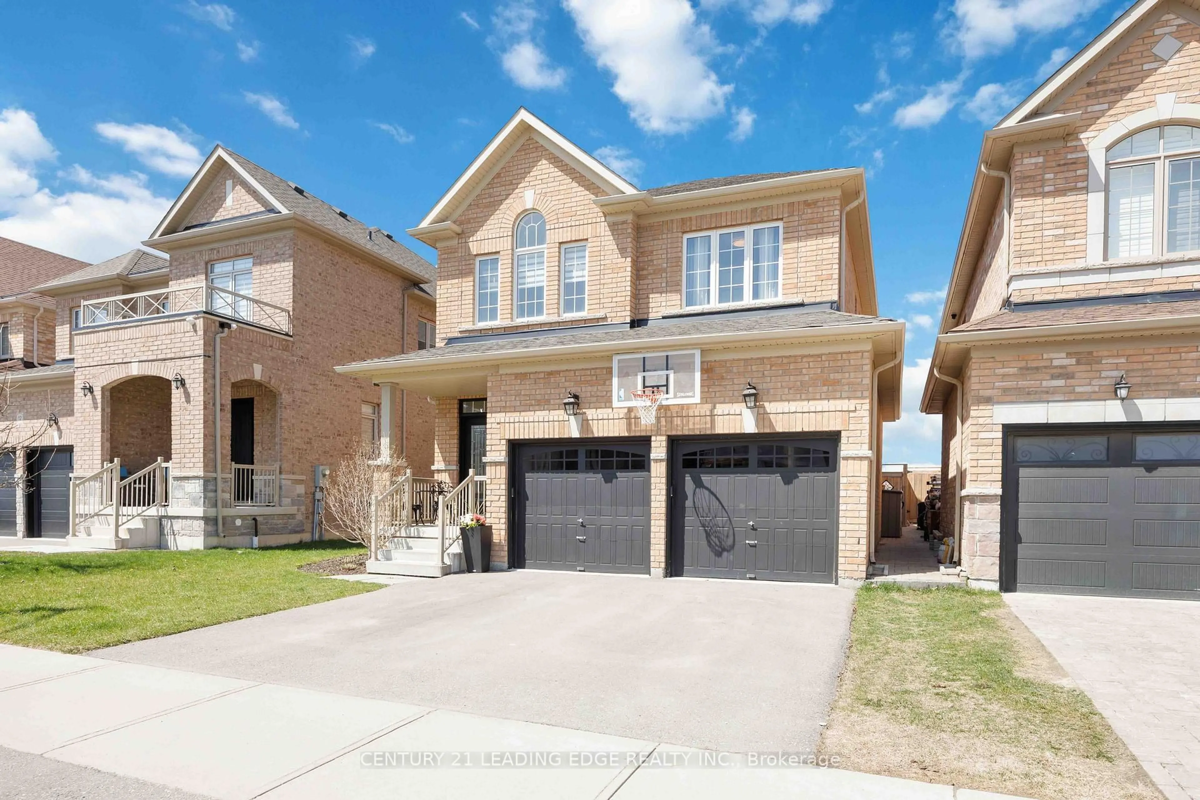 Home with brick exterior material, street for 8 Tupling St, Bradford West Gwillimbury Ontario L3Z 0W8