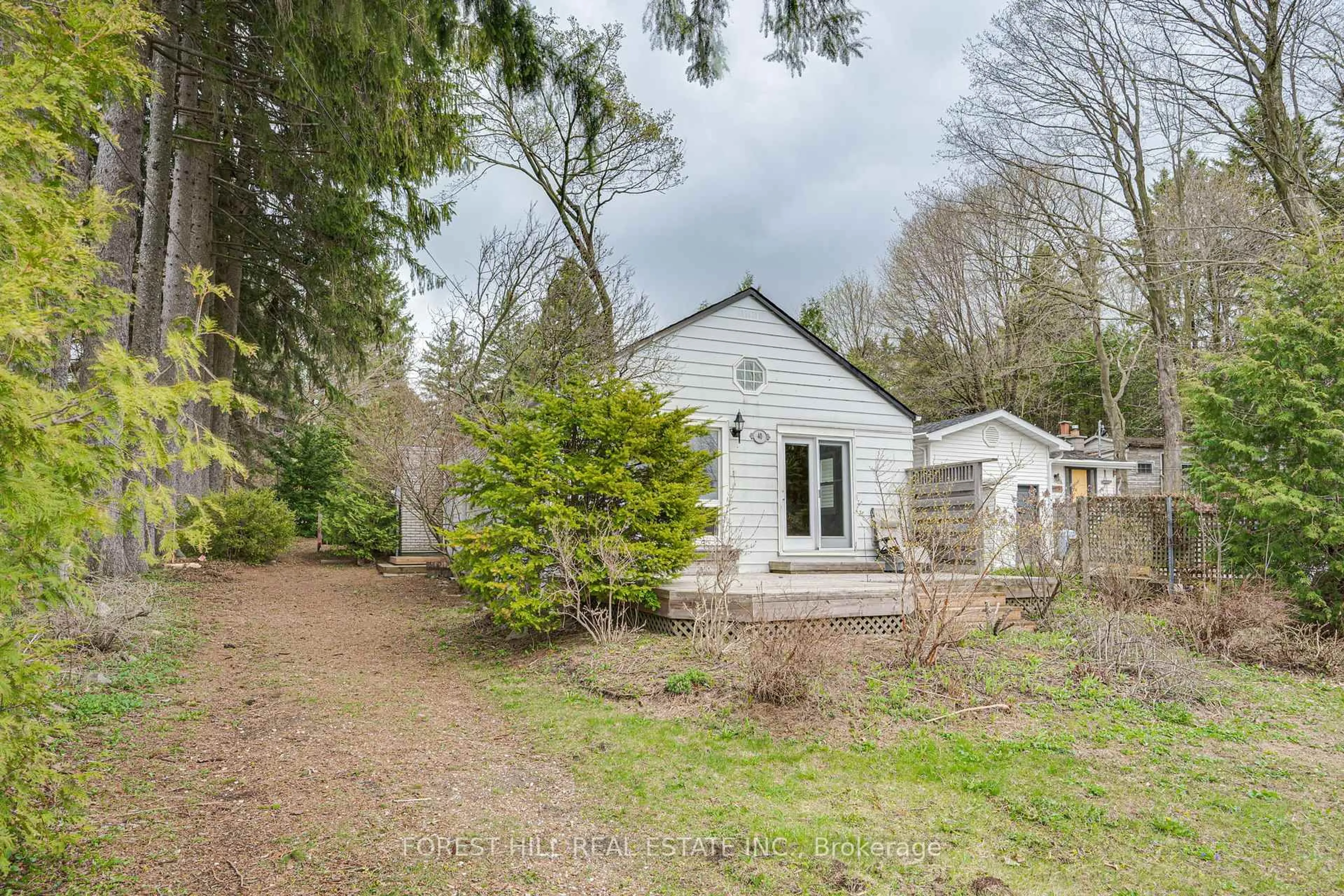 A pic from outside/outdoor area/front of a property/back of a property/a pic from drone, unknown for 40 Connor Dr, Whitchurch-Stouffville Ontario L4A 7X3