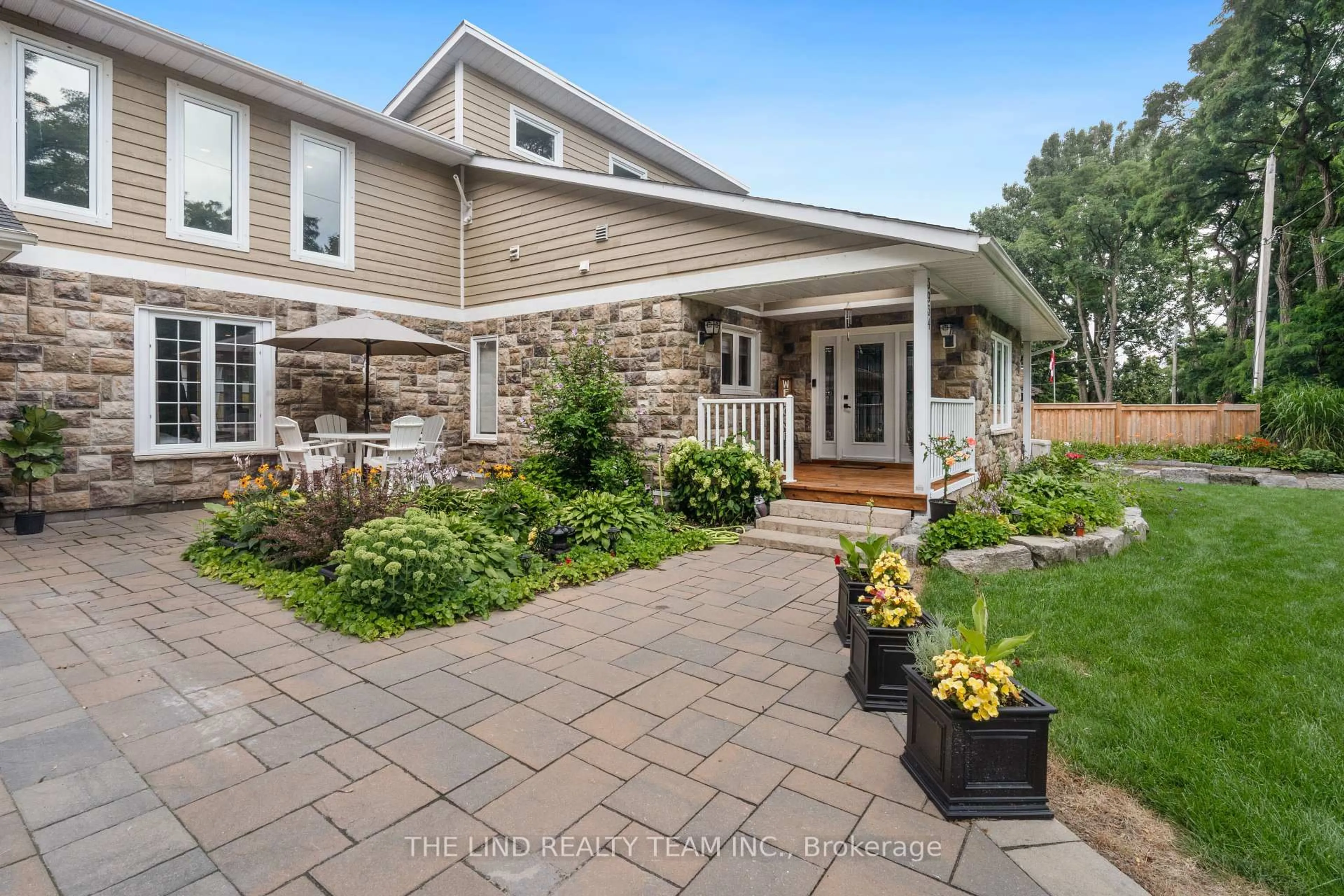 Home with brick exterior material, street for 3934 Richview Rd, Innisfil Ontario L9S 2L7