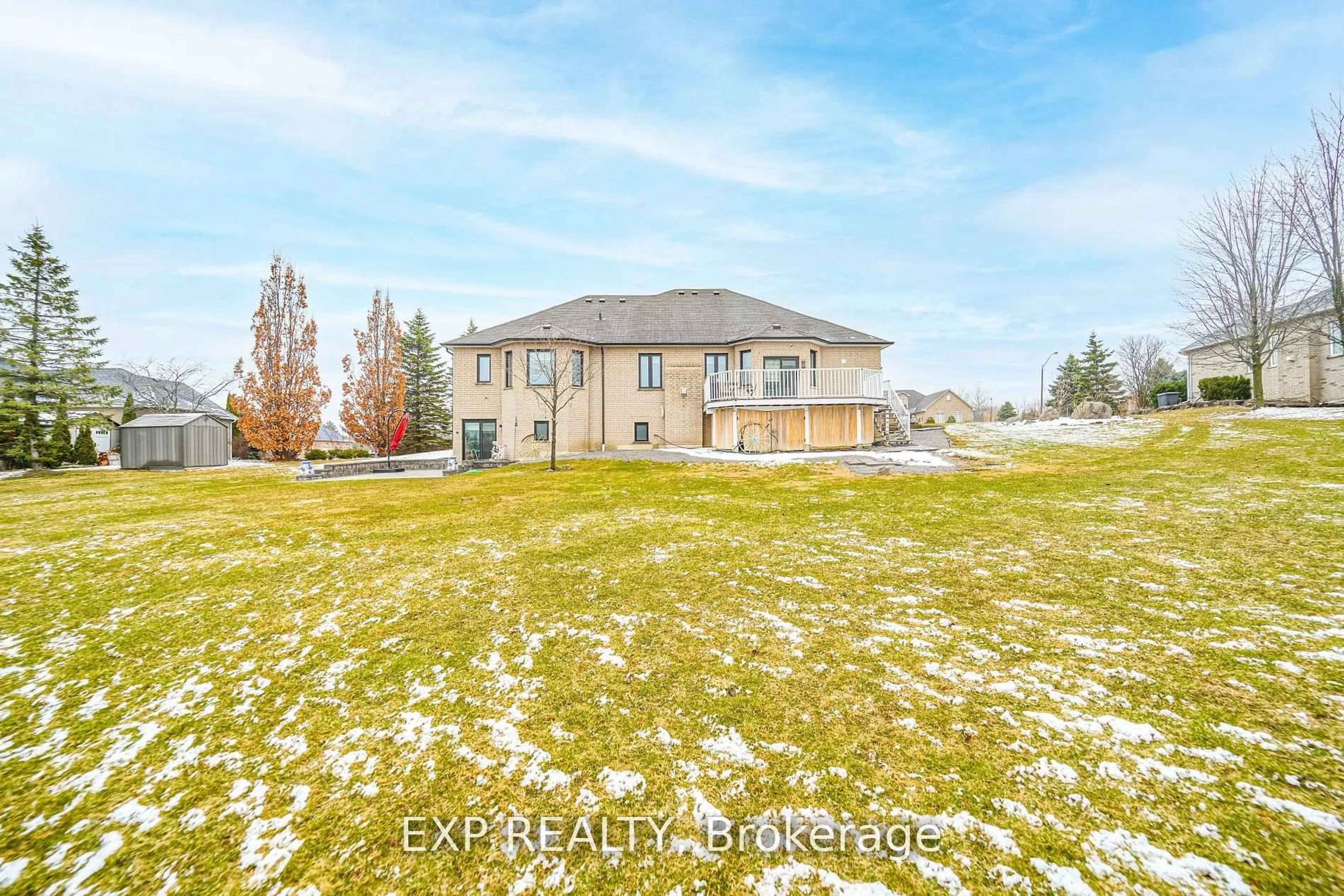 A pic from outside/outdoor area/front of a property/back of a property/a pic from drone, unknown for 4 Deer Ridge Rd, Uxbridge Ontario L0C 1A0