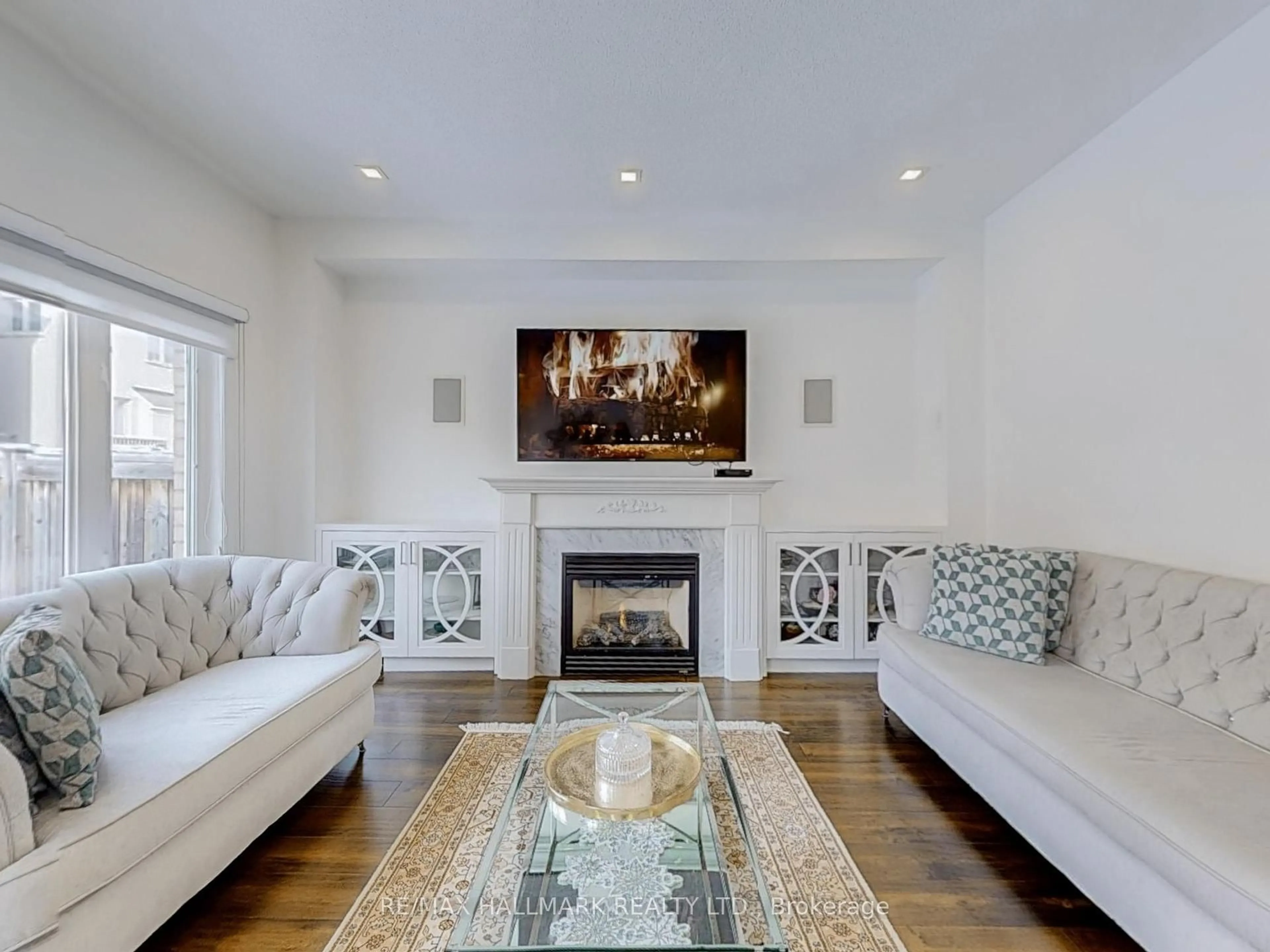 Living room with furniture, unknown for 18 Yarden Dr, Vaughan Ontario L6A 0W2