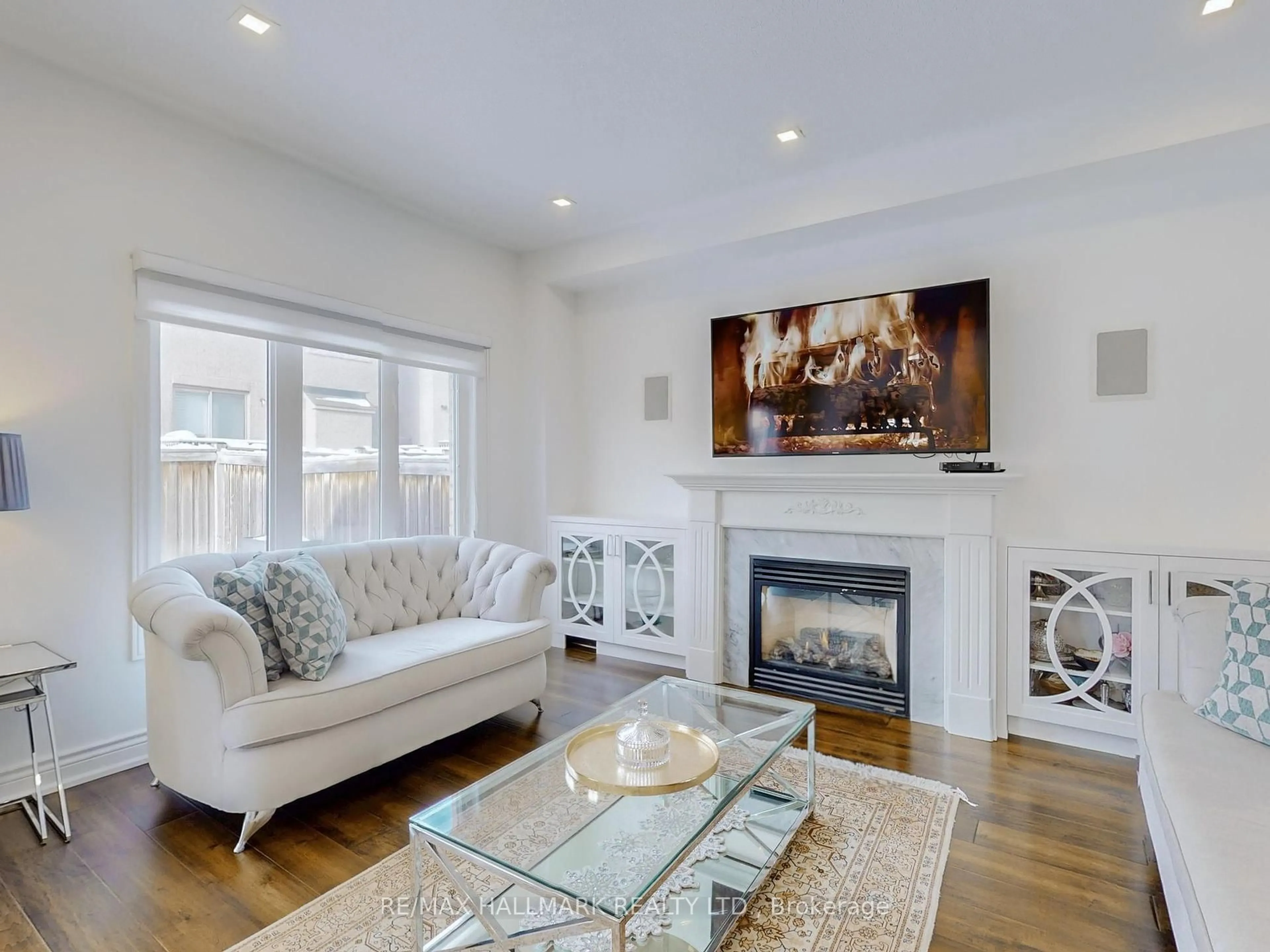 Living room with furniture, wood/laminate floor for 18 Yarden Dr, Vaughan Ontario L6A 0W2