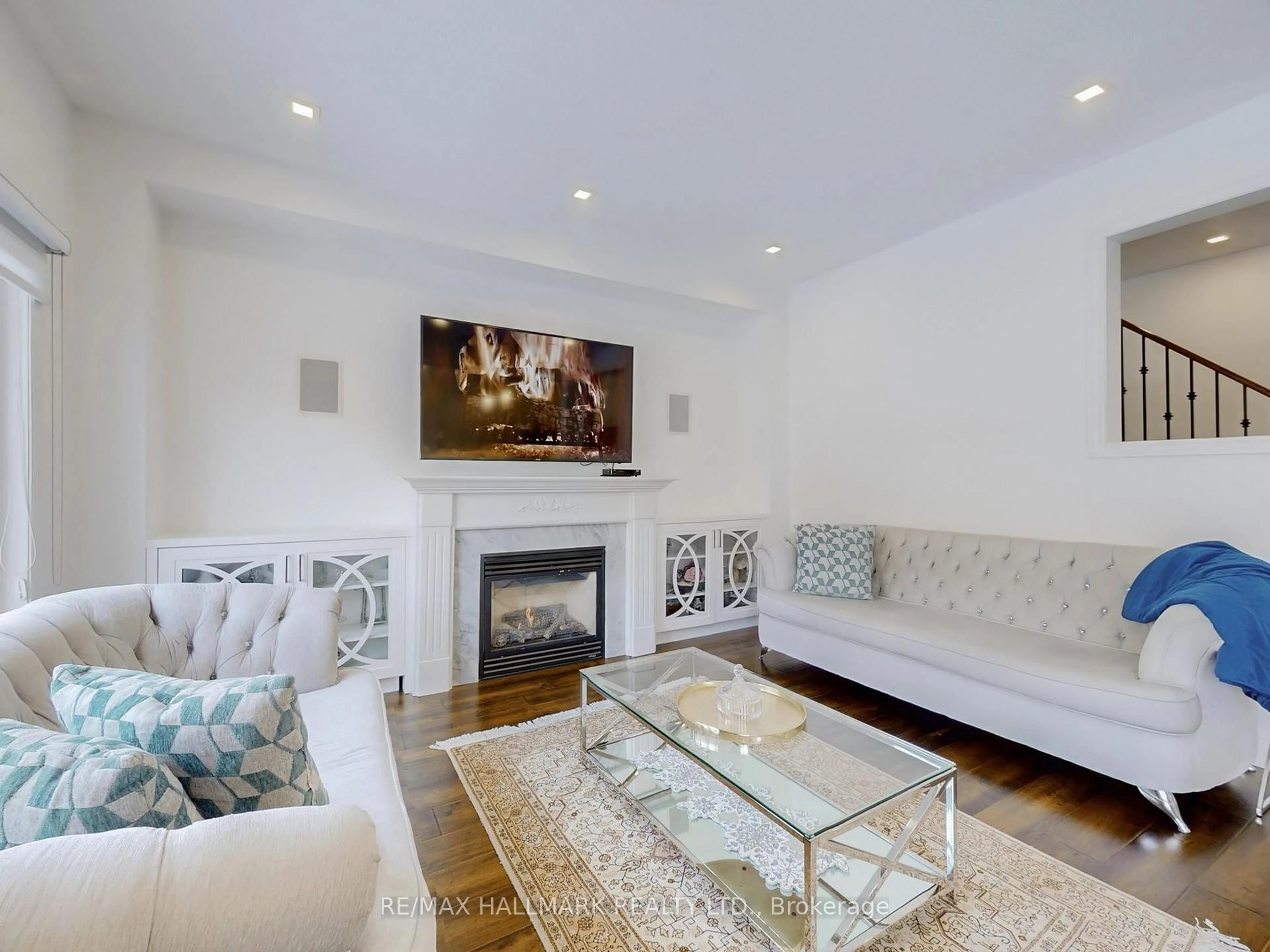 Living room with furniture, unknown for 18 Yarden Dr, Vaughan Ontario L6A 0W2