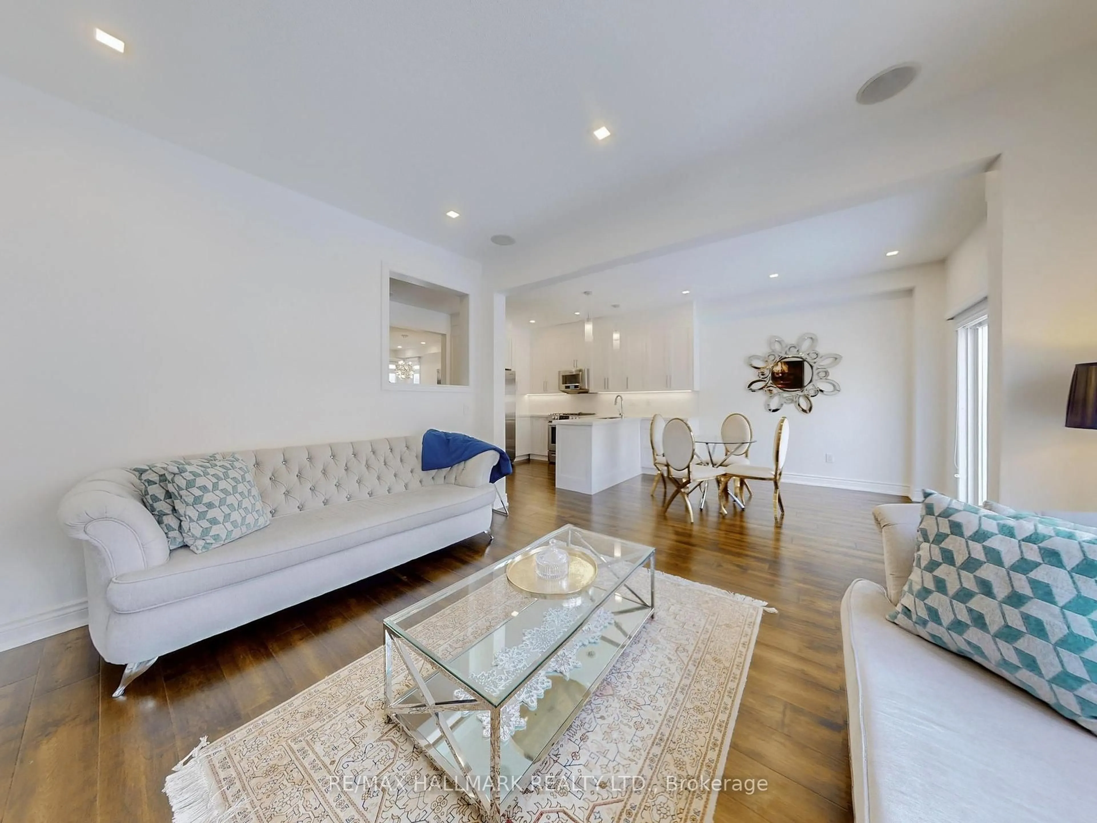 Living room with furniture, unknown for 18 Yarden Dr, Vaughan Ontario L6A 0W2