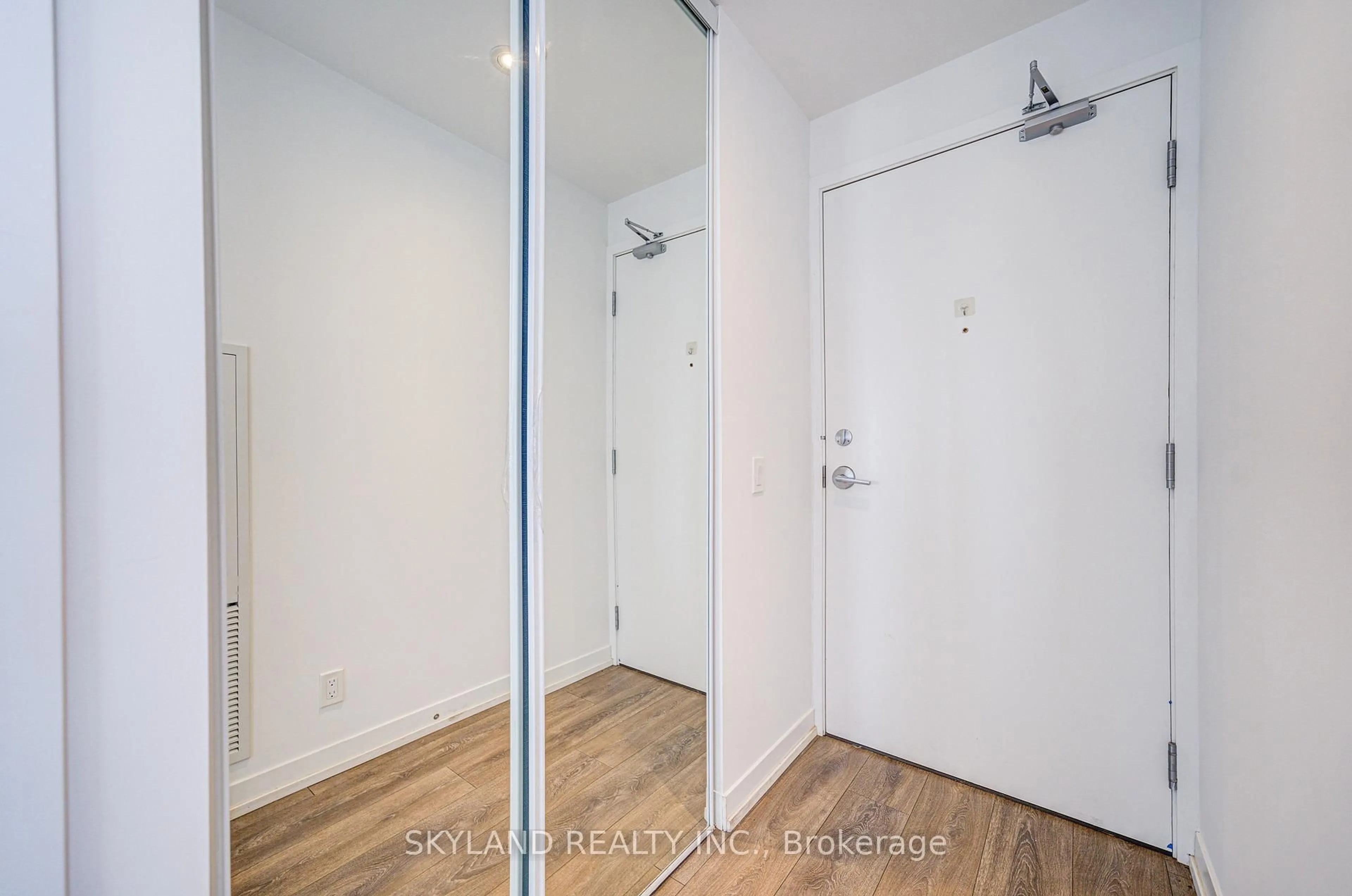 Unknown for 5 Buttermill Ave #601, Vaughan Ontario L4K 0J5