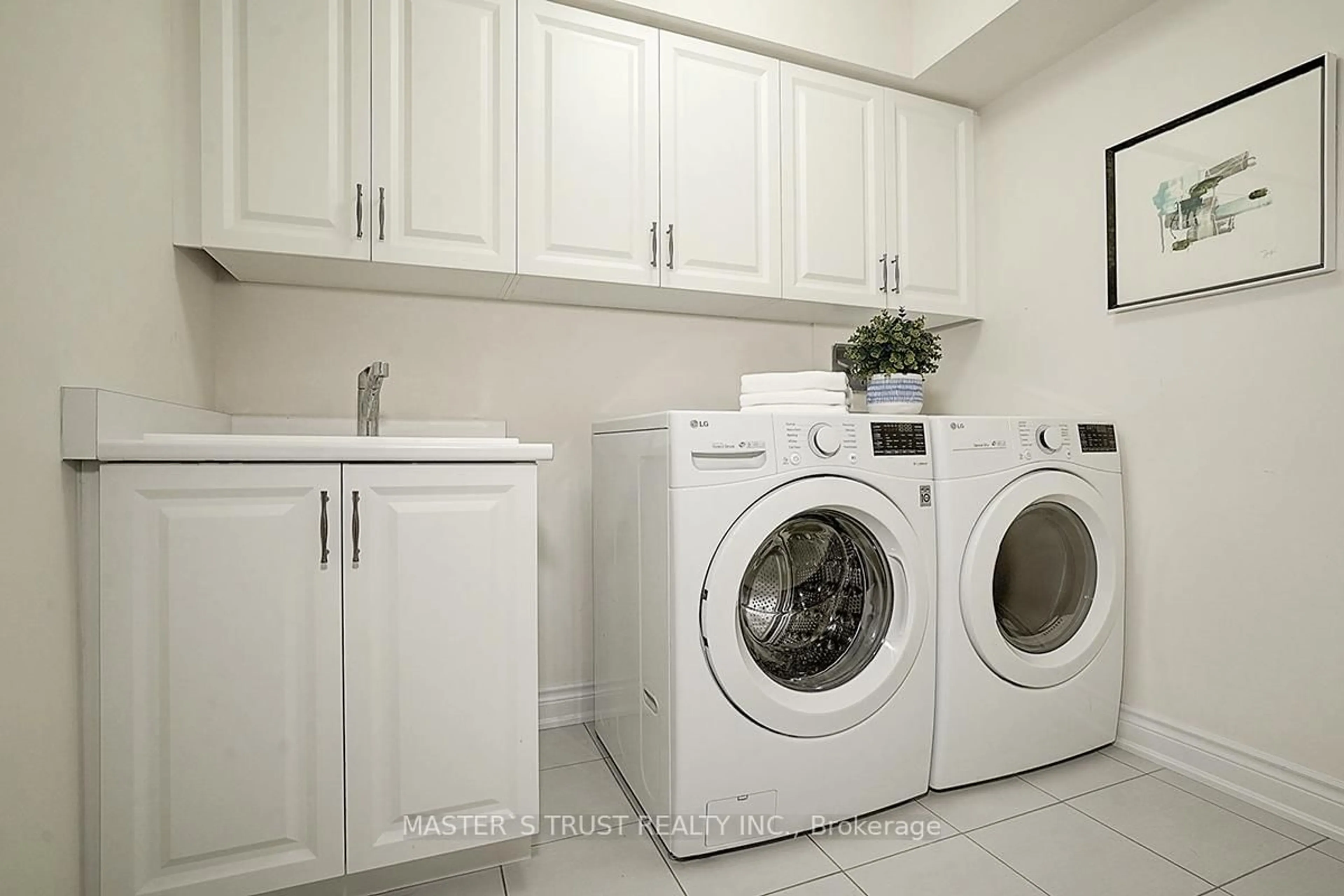 Laundry room for 10 Creekvalley Lane, Markham Ontario L6C 0Y7