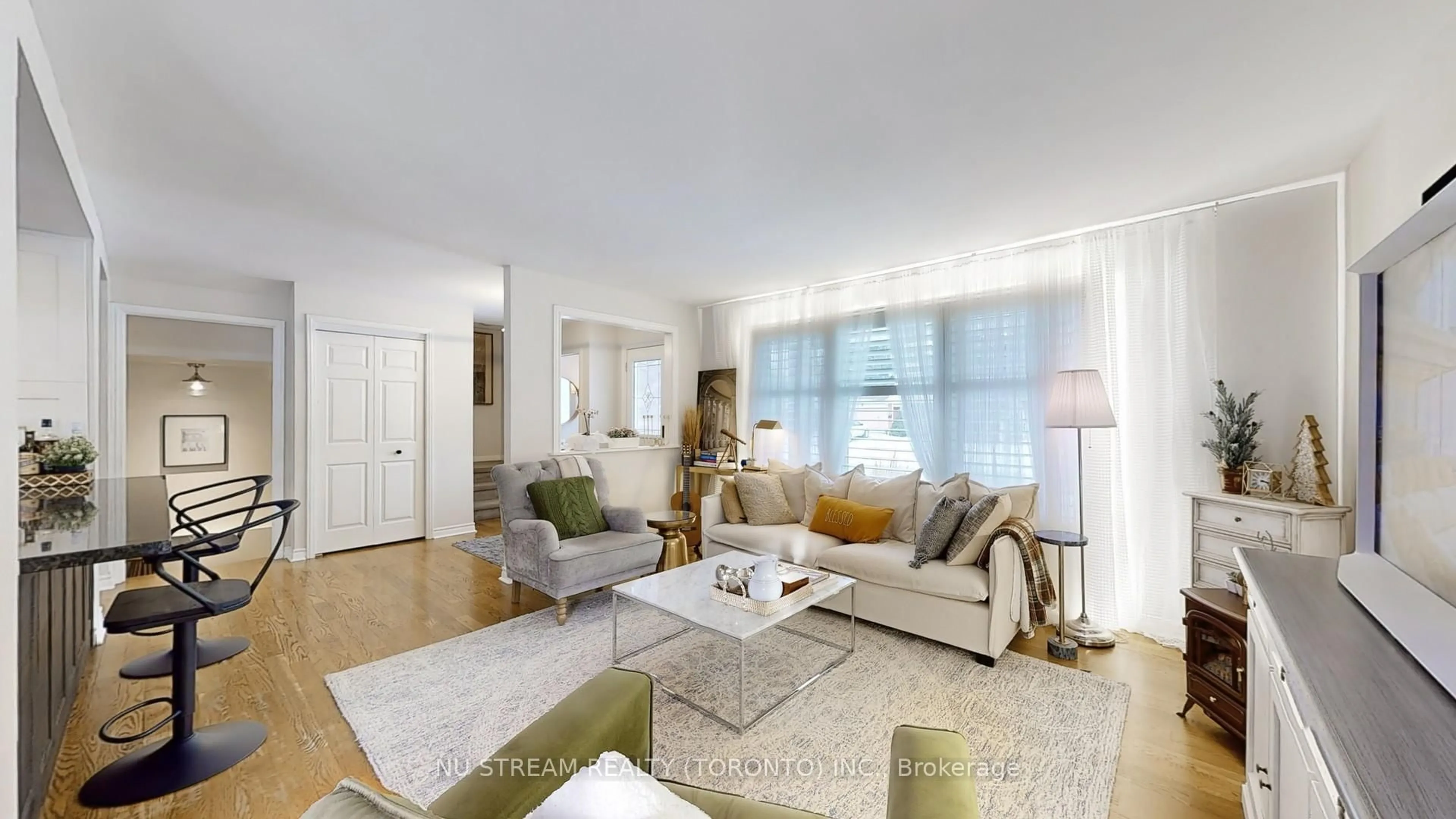 Living room with furniture, unknown for 2 Liebeck Cres, Markham Ontario L3R 1Y5
